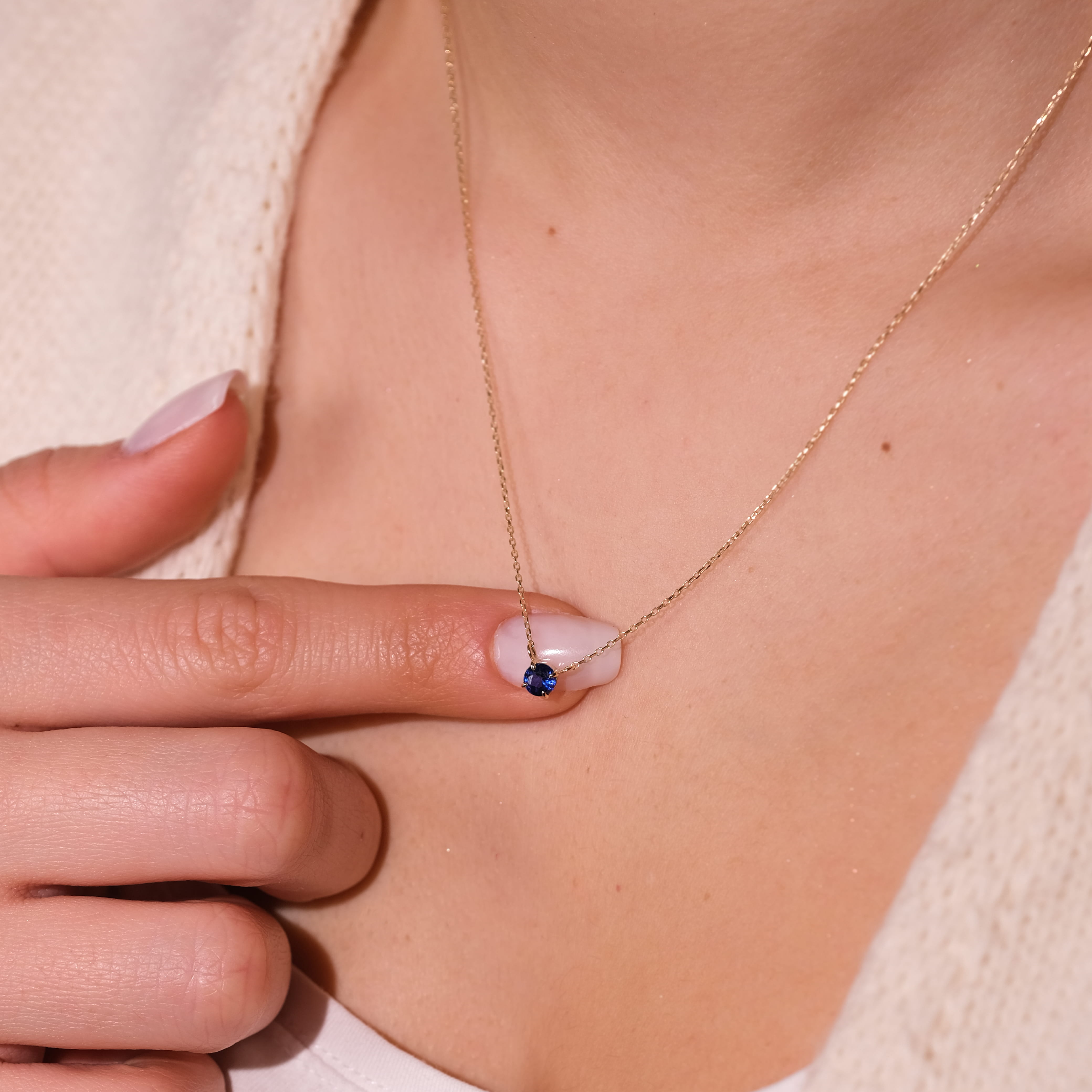 Safir Taşlı 14 Ayar Altın Minimal Kolye