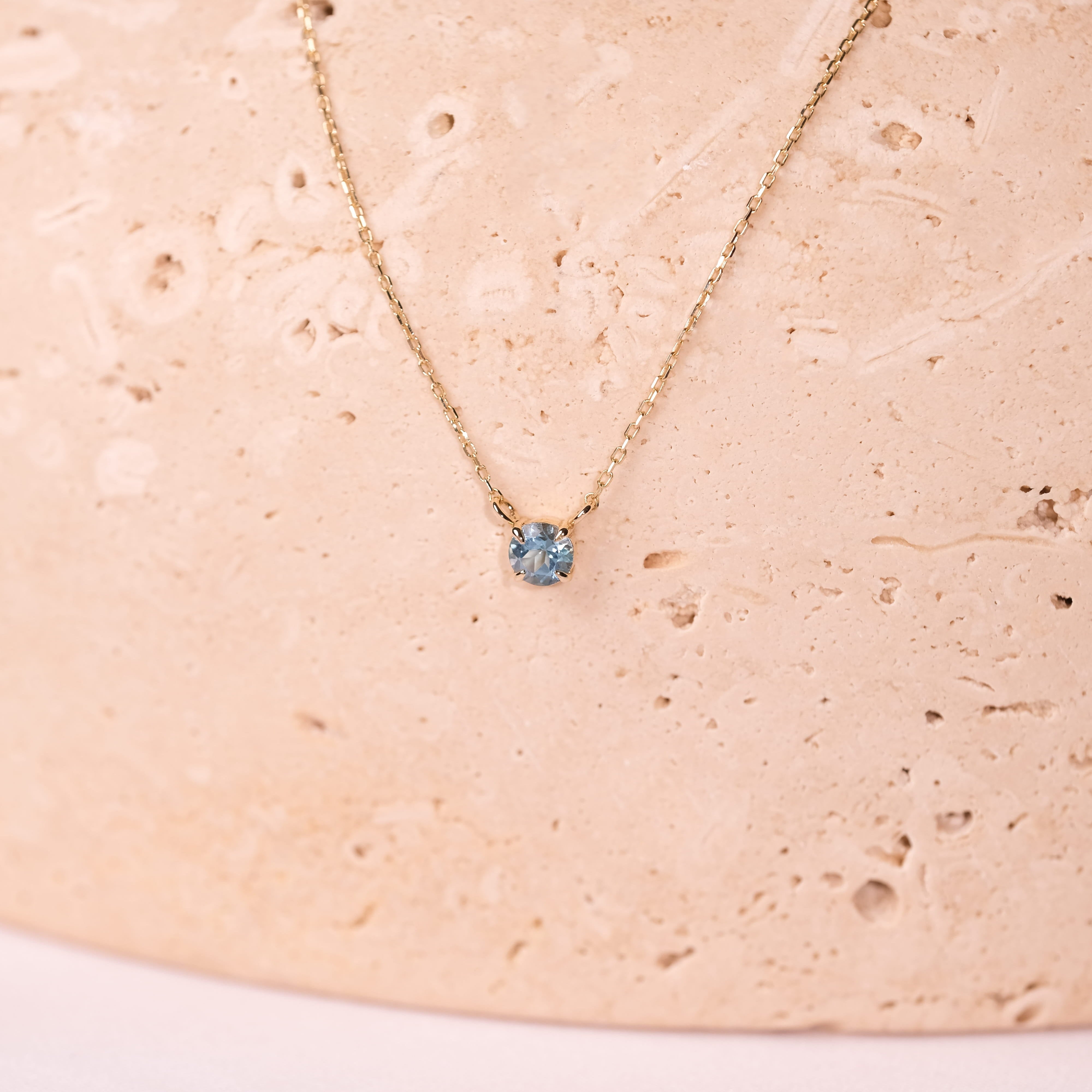 Swiss Blue Topaz Taşlı 14 Ayar Altın Minimal Kolye