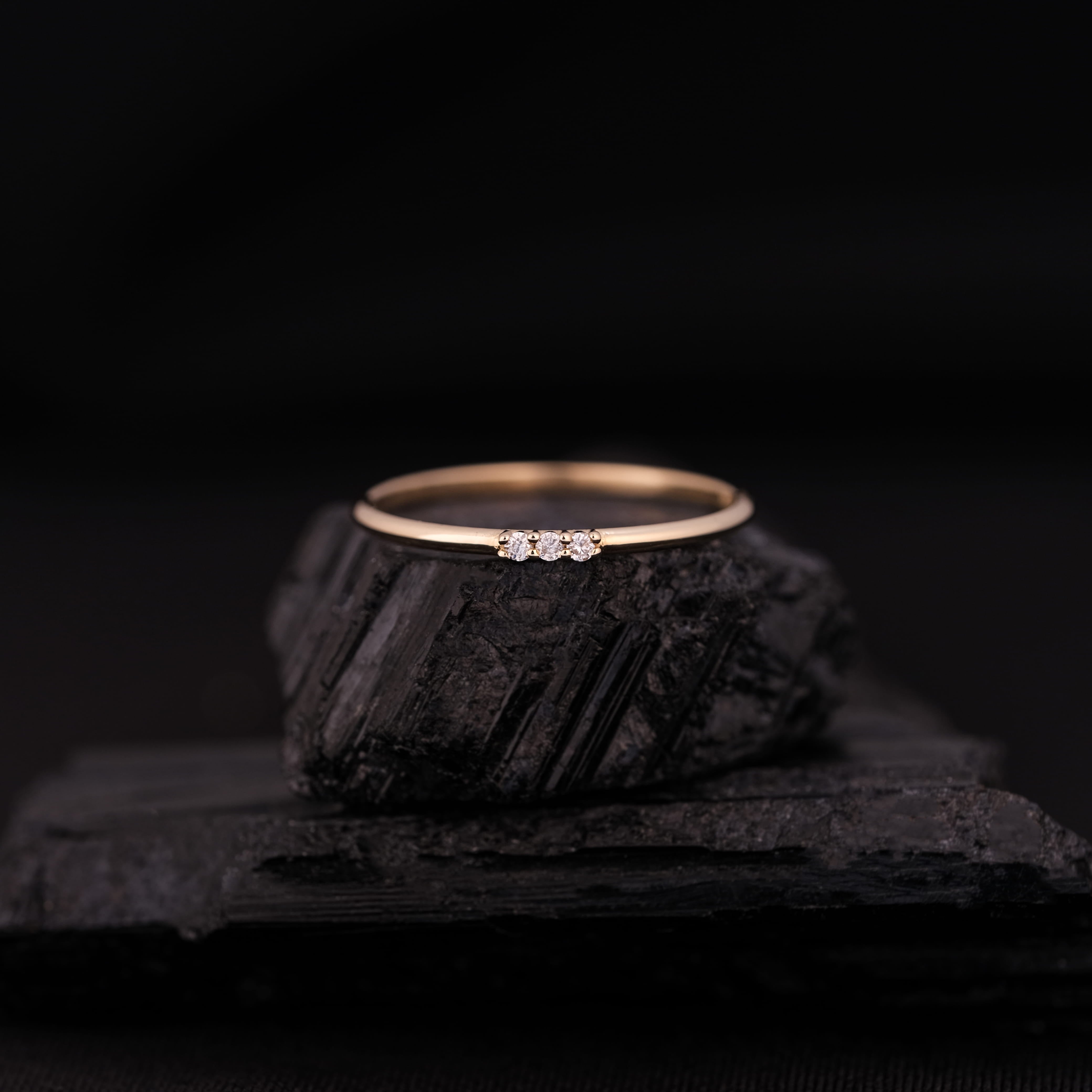 Minimal Üçtaş Pırlanta Yüzük – 14 Ayar Altın