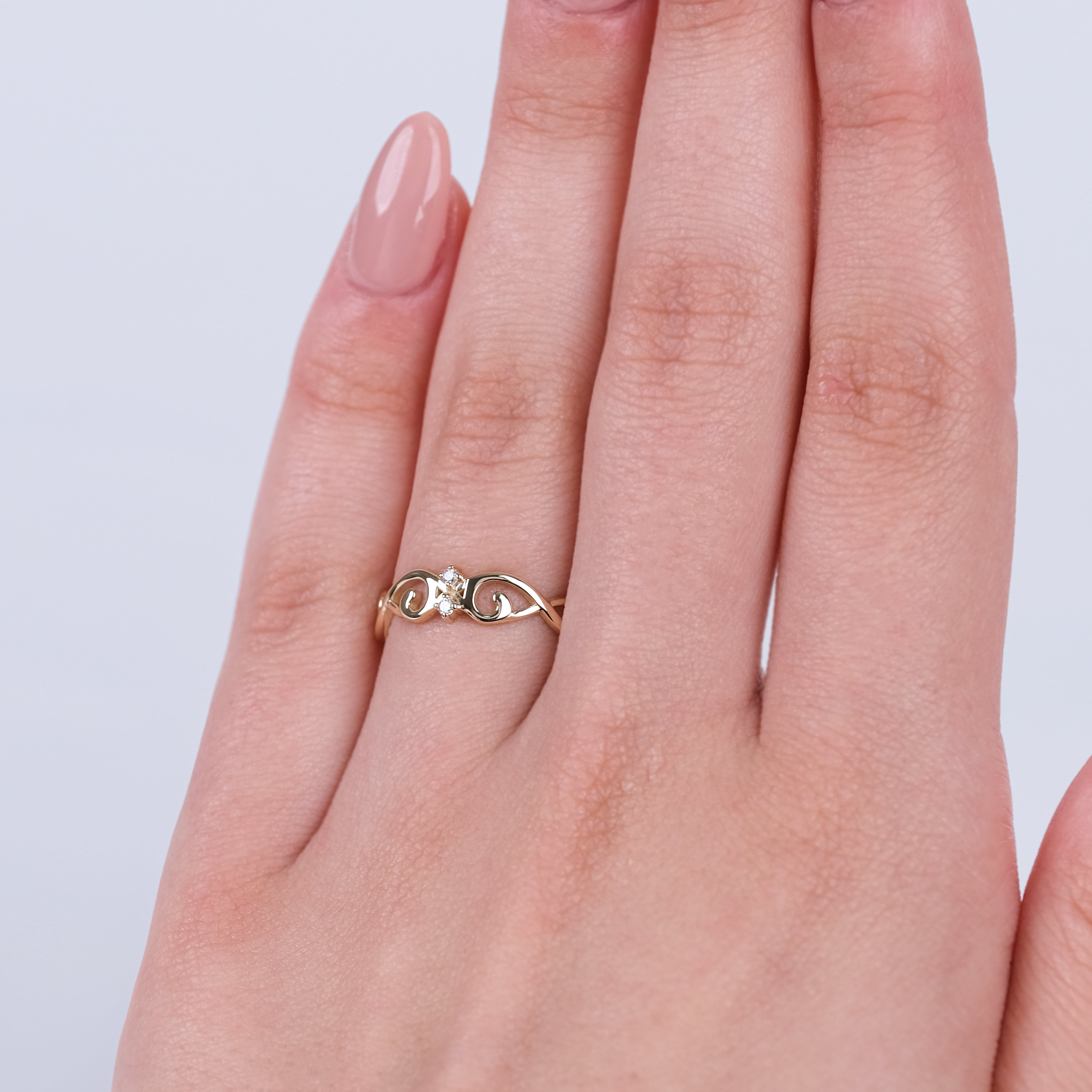 Lia - 14 Ayar Pırlantalı Altın Yüzük