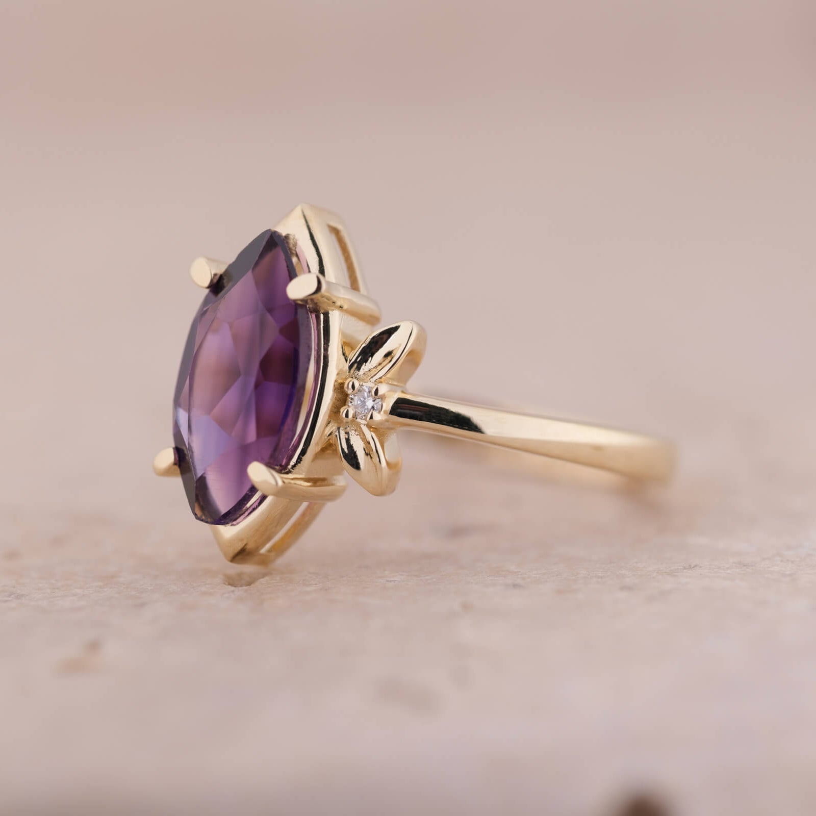 Serenya | Markiz Kesim Ametist ve Pırlantalı Yüzük