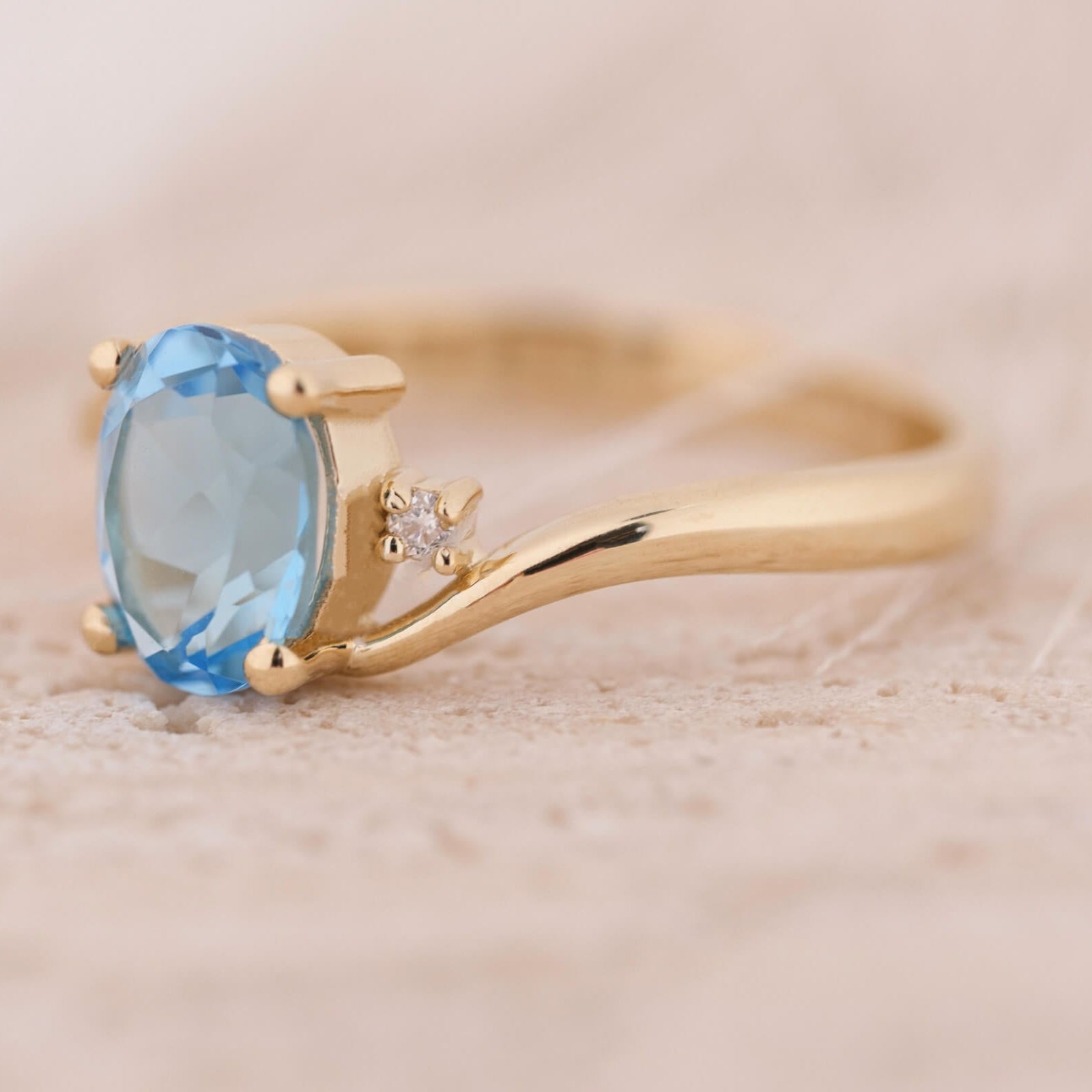 Elarwen | Swiss Blue Topaz ve Pırlantalı Yüzük