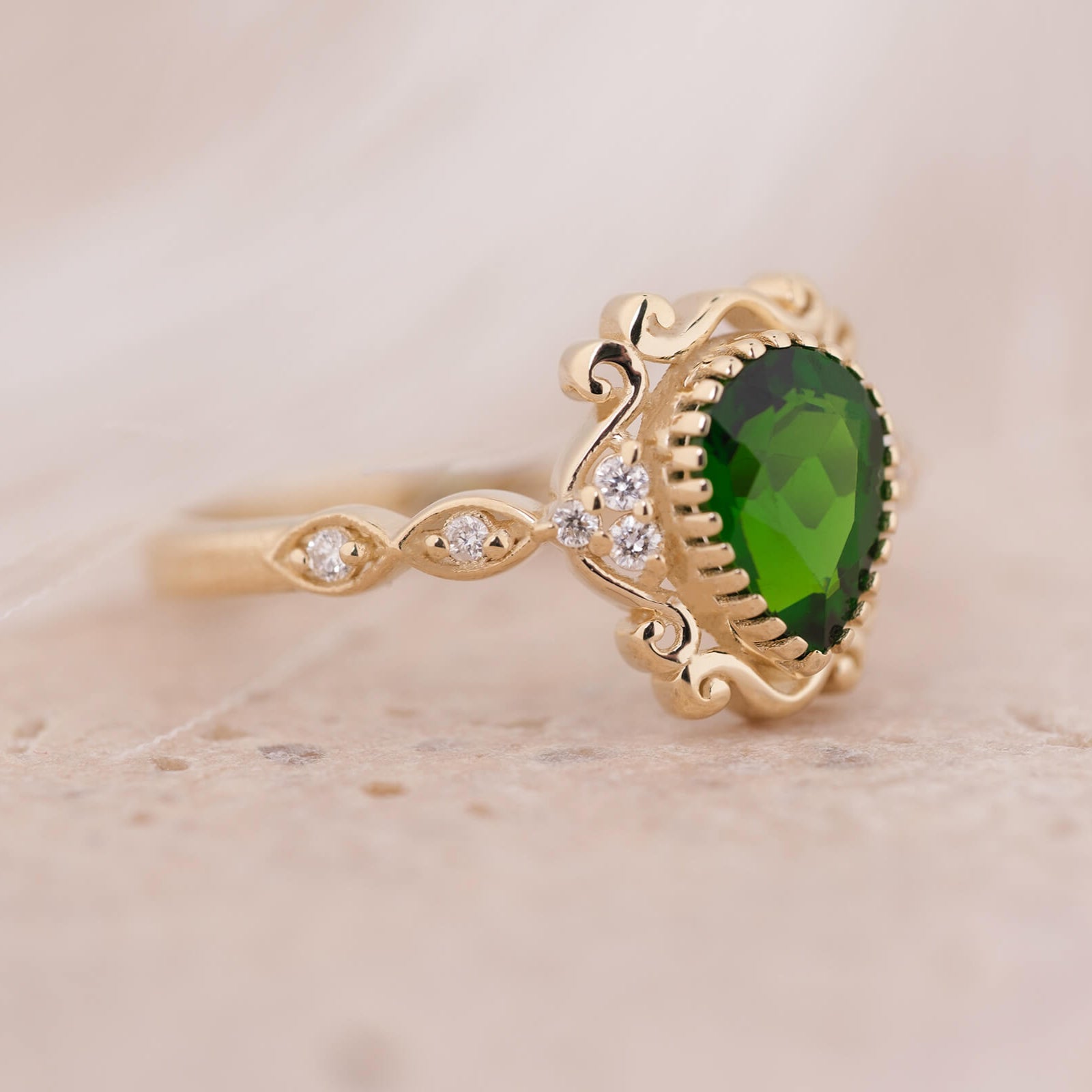 Arwen Vintage | Krom Diopsit ve Pırlantalı Yüzük