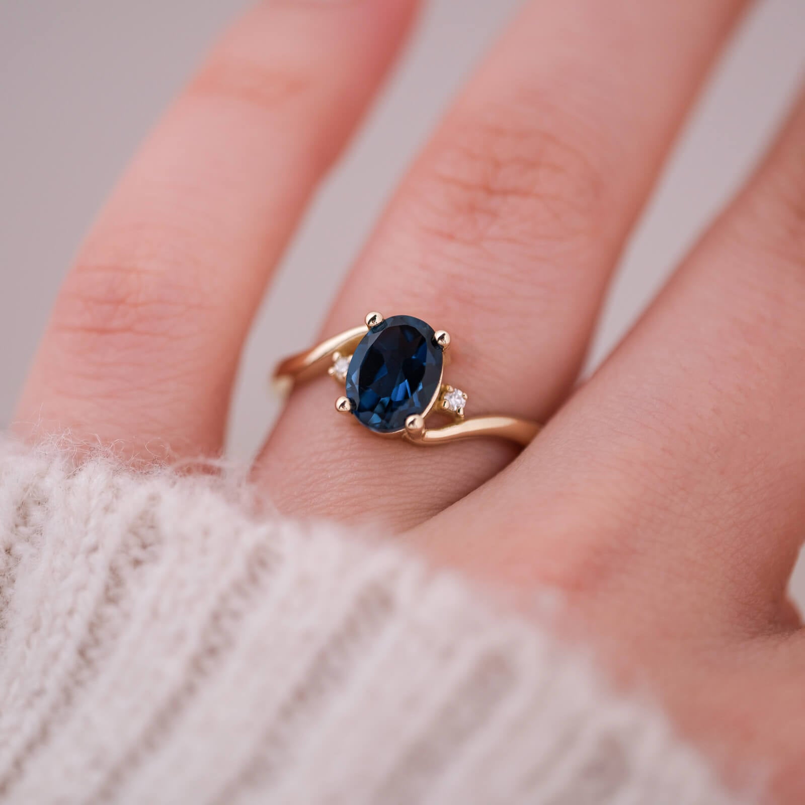 Elarwen | London Blue Topaz ve Pırlantalı Yüzük