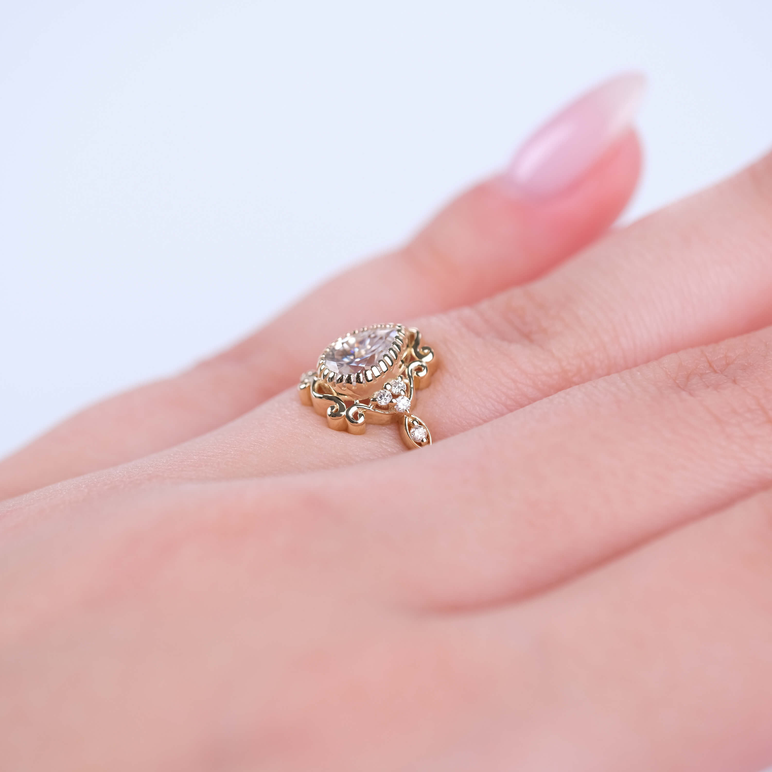 Arwen Vintage | Mozanit ve Pırlanta Taşlı Yüzük