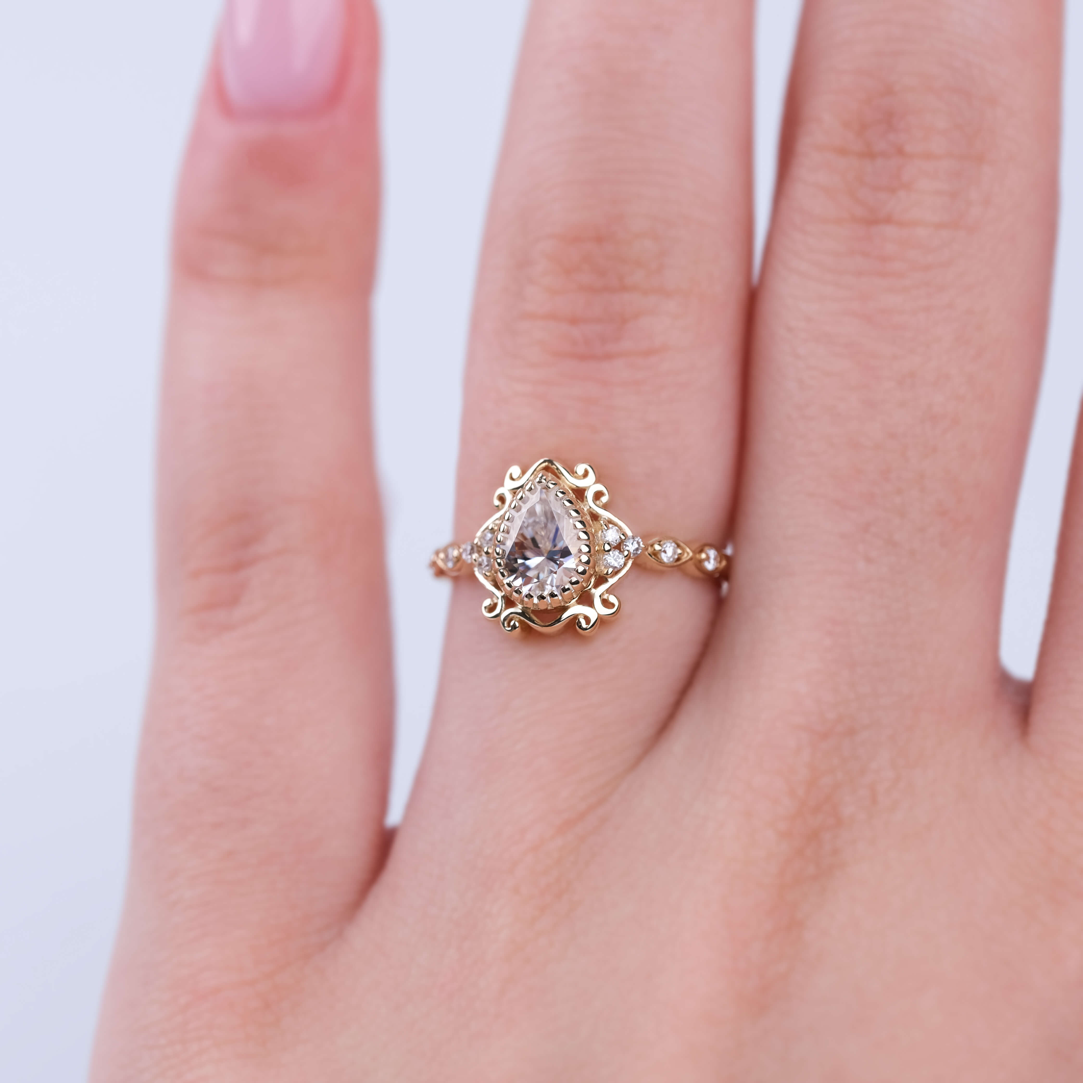 Arwen Vintage | Mozanit ve Pırlanta Taşlı Yüzük