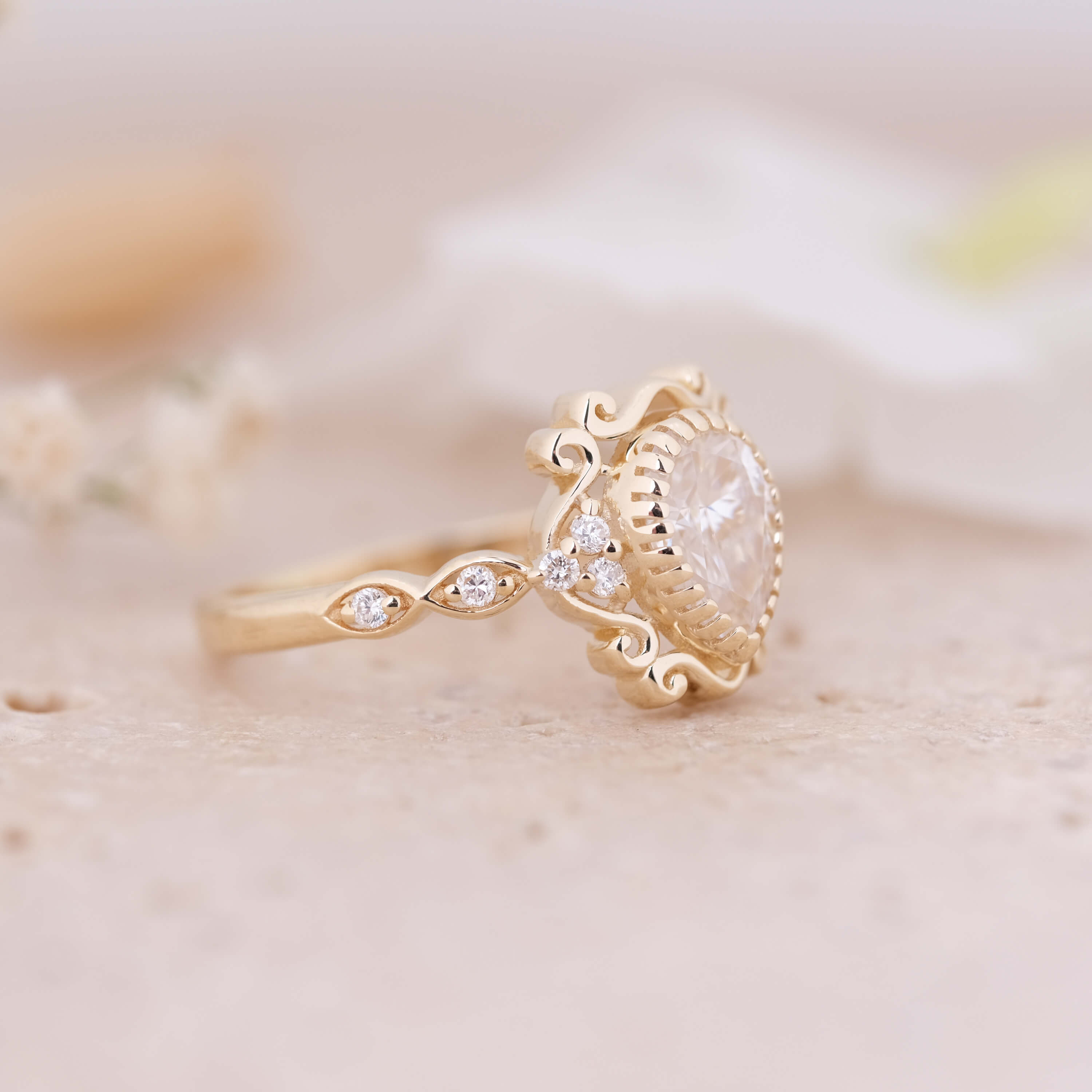 Arwen Vintage | Mozanit ve Pırlanta Taşlı Yüzük