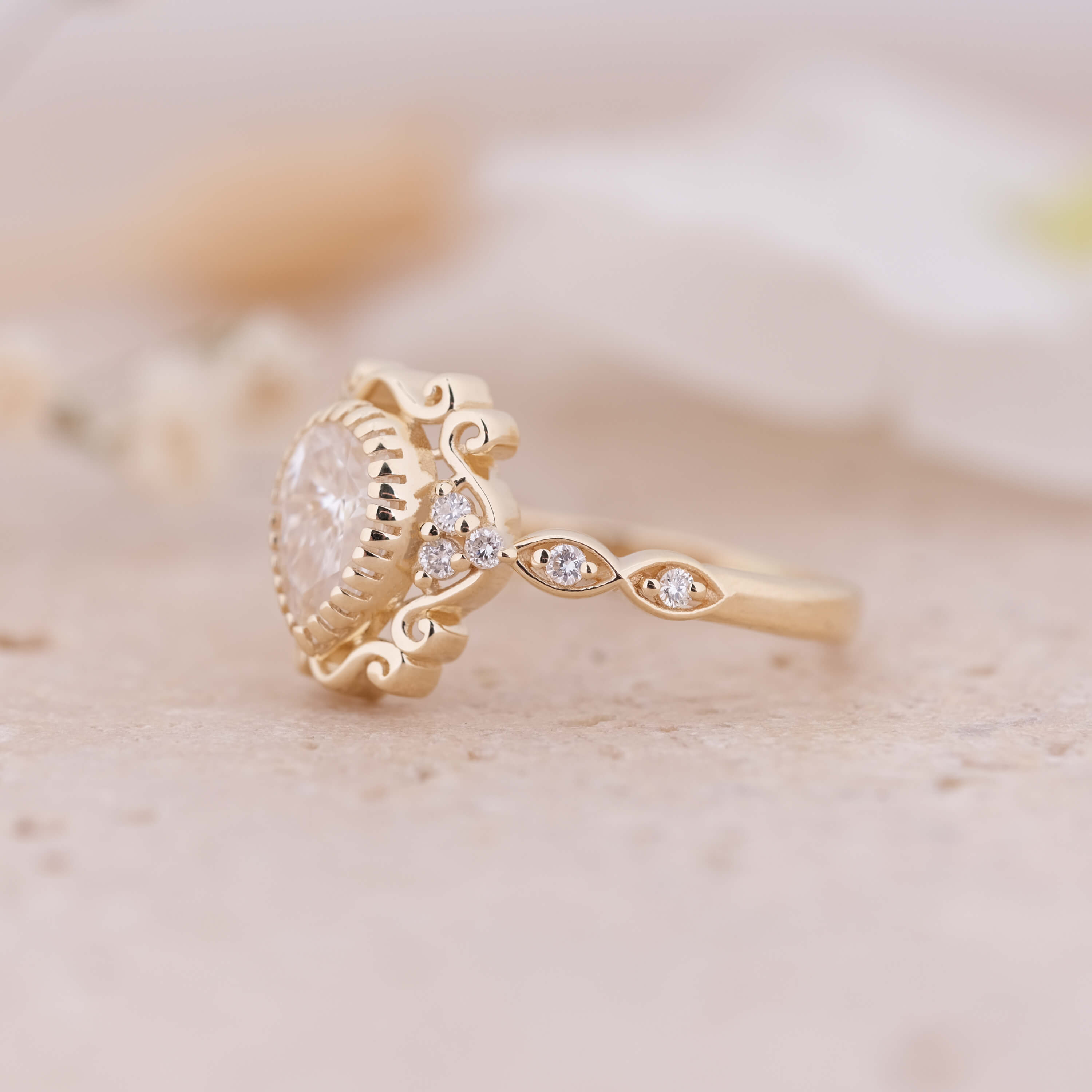 Arwen Vintage | Mozanit ve Pırlanta Taşlı Yüzük