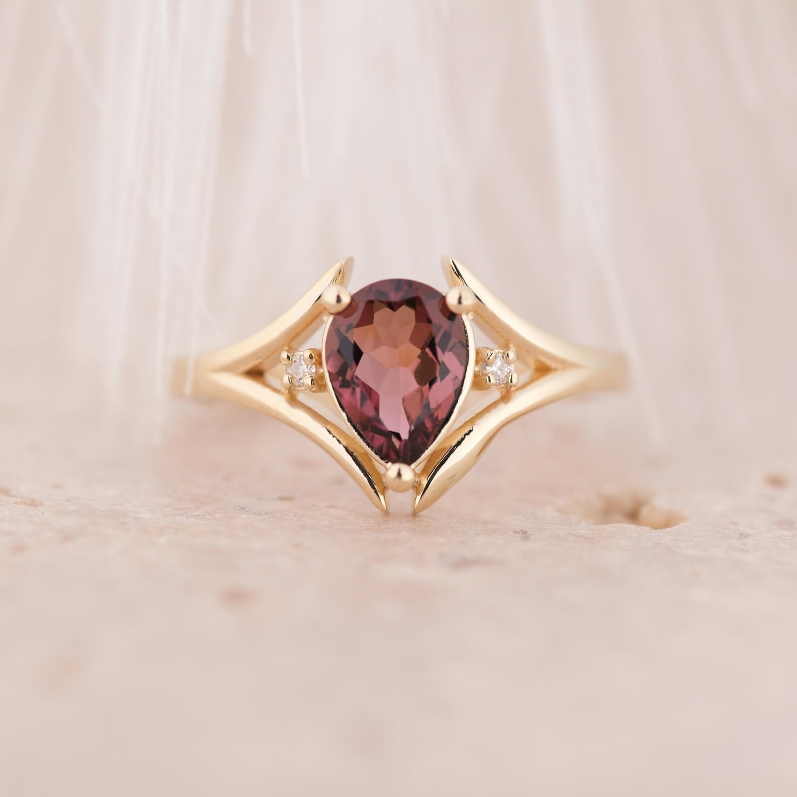 Lirien | Damla Kesim Turmalin ve Pırlantalı Yüzük