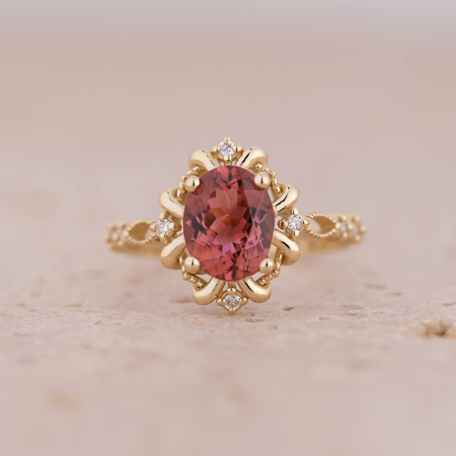 Calmirien | Oval Kesim Turmalin ve Pırlantalı Yüzük