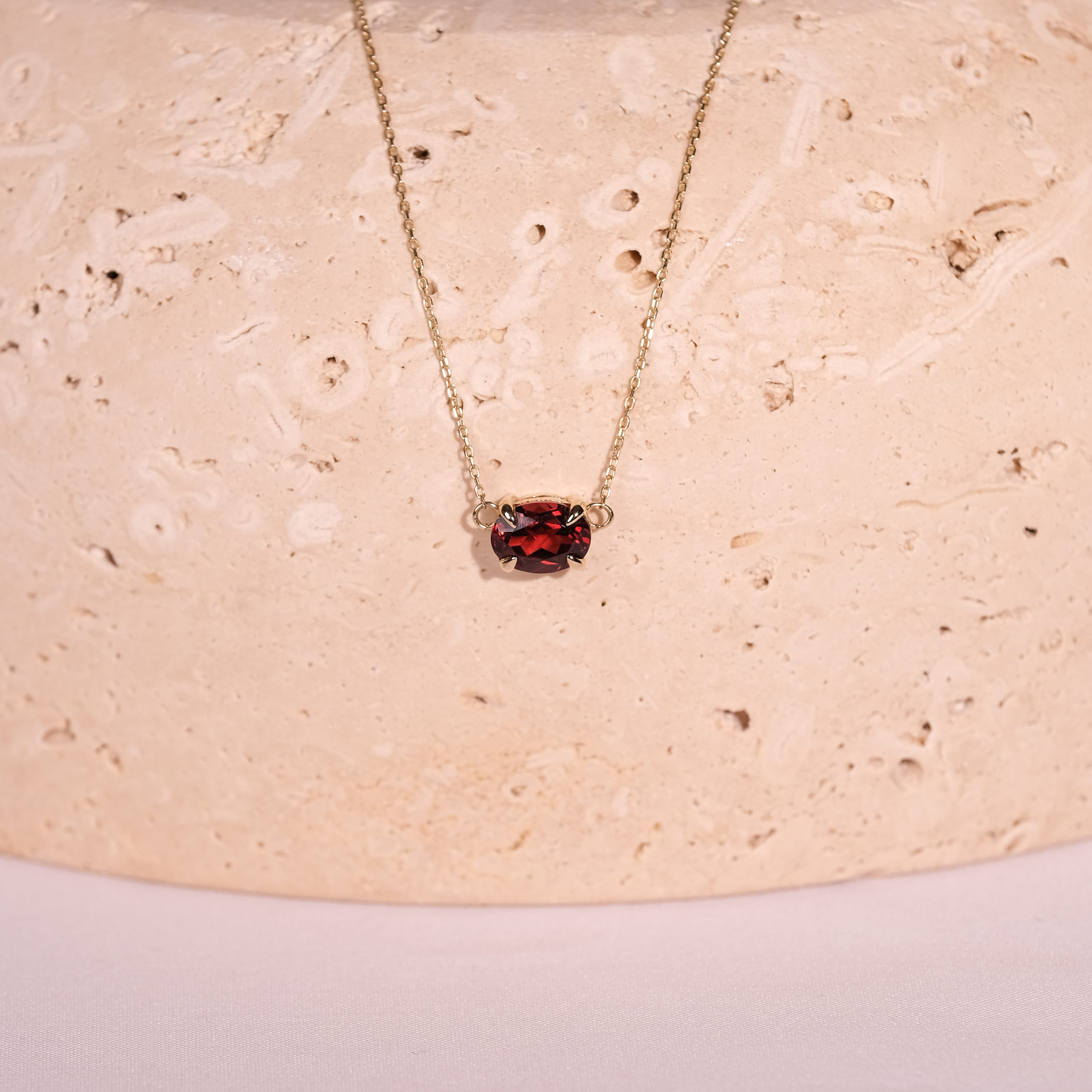 Garnet Doğal Taşlı Kolye