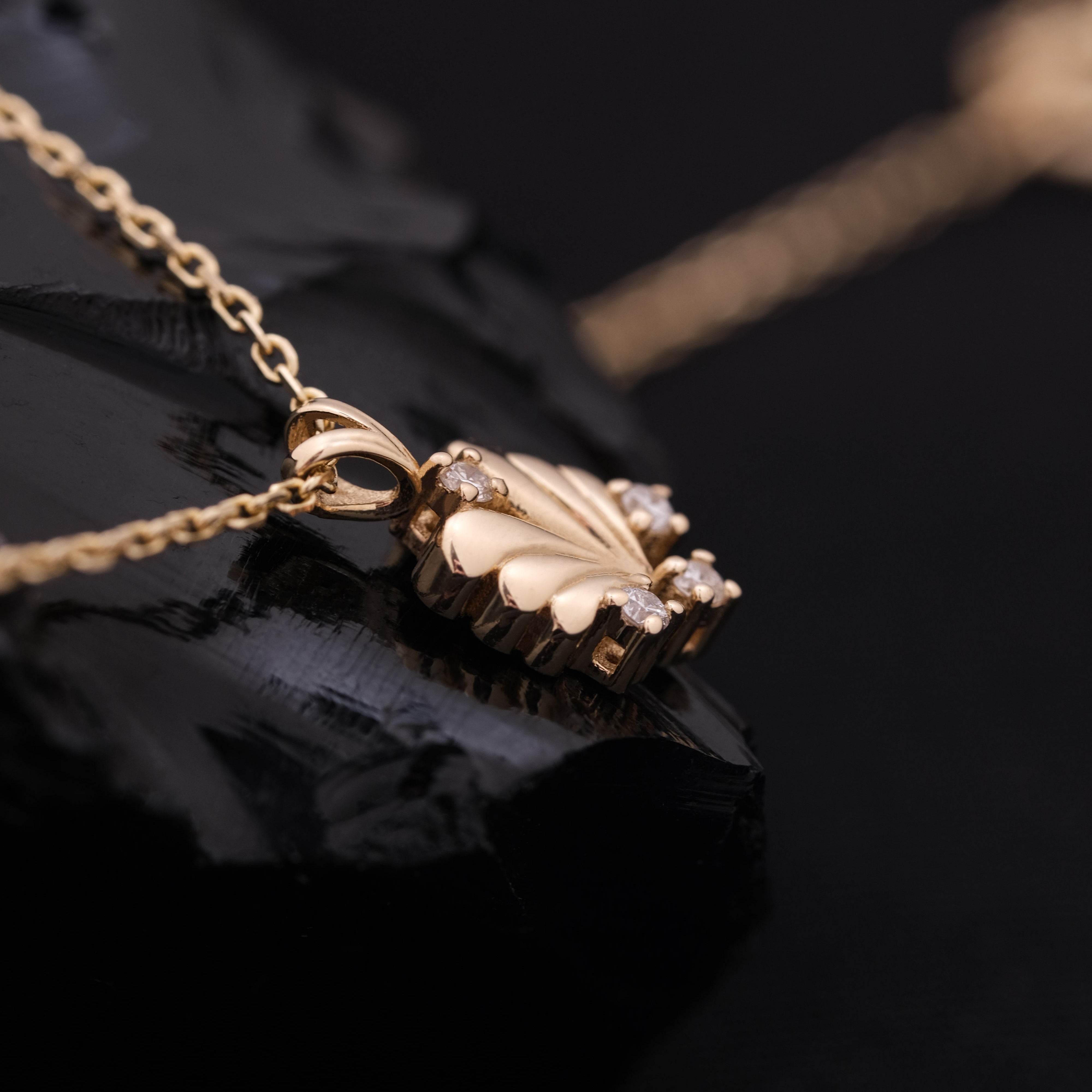 Livia Crest - 14 Ayar Pırlantalı Kolye