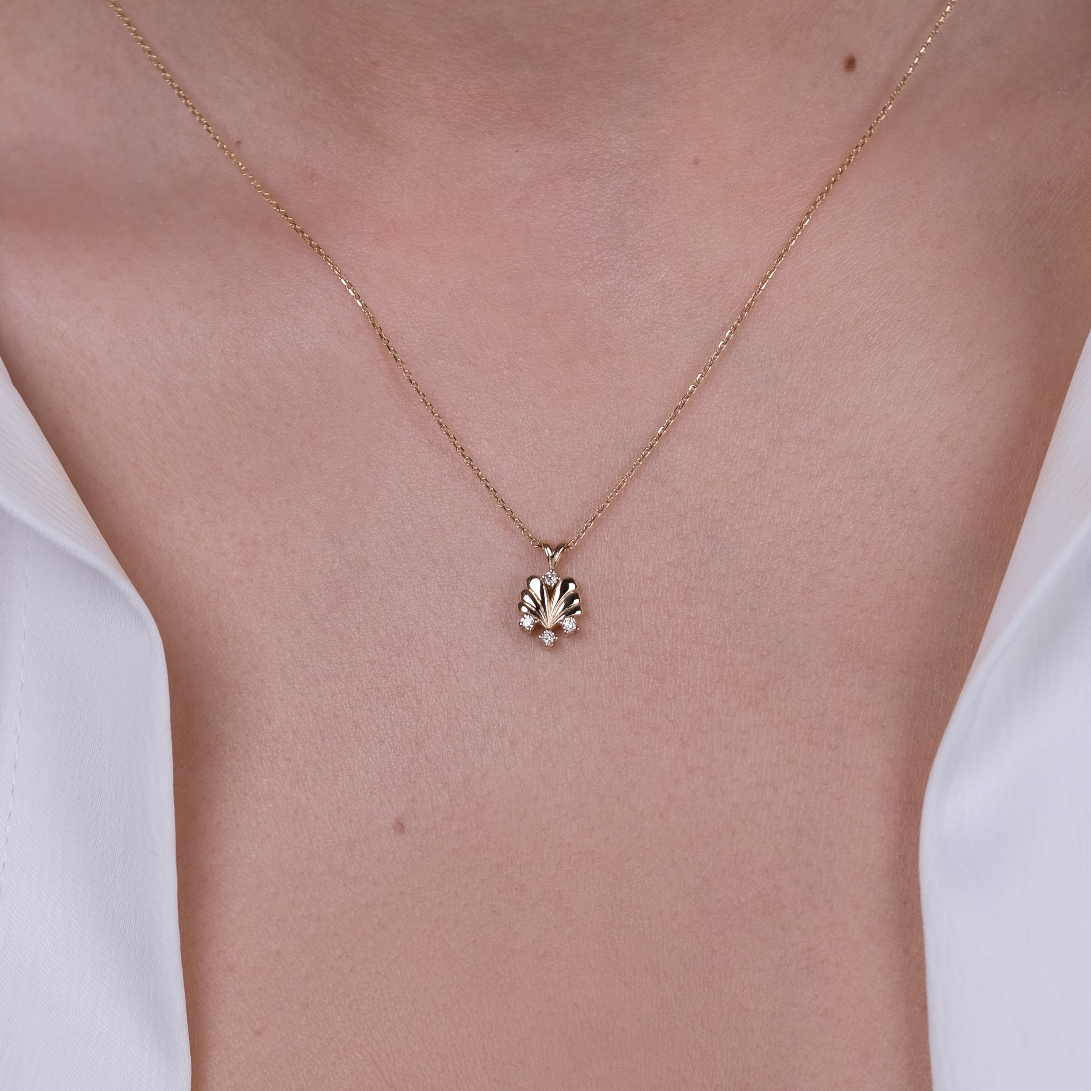 Livia Crest - 14 Ayar Pırlantalı Kolye