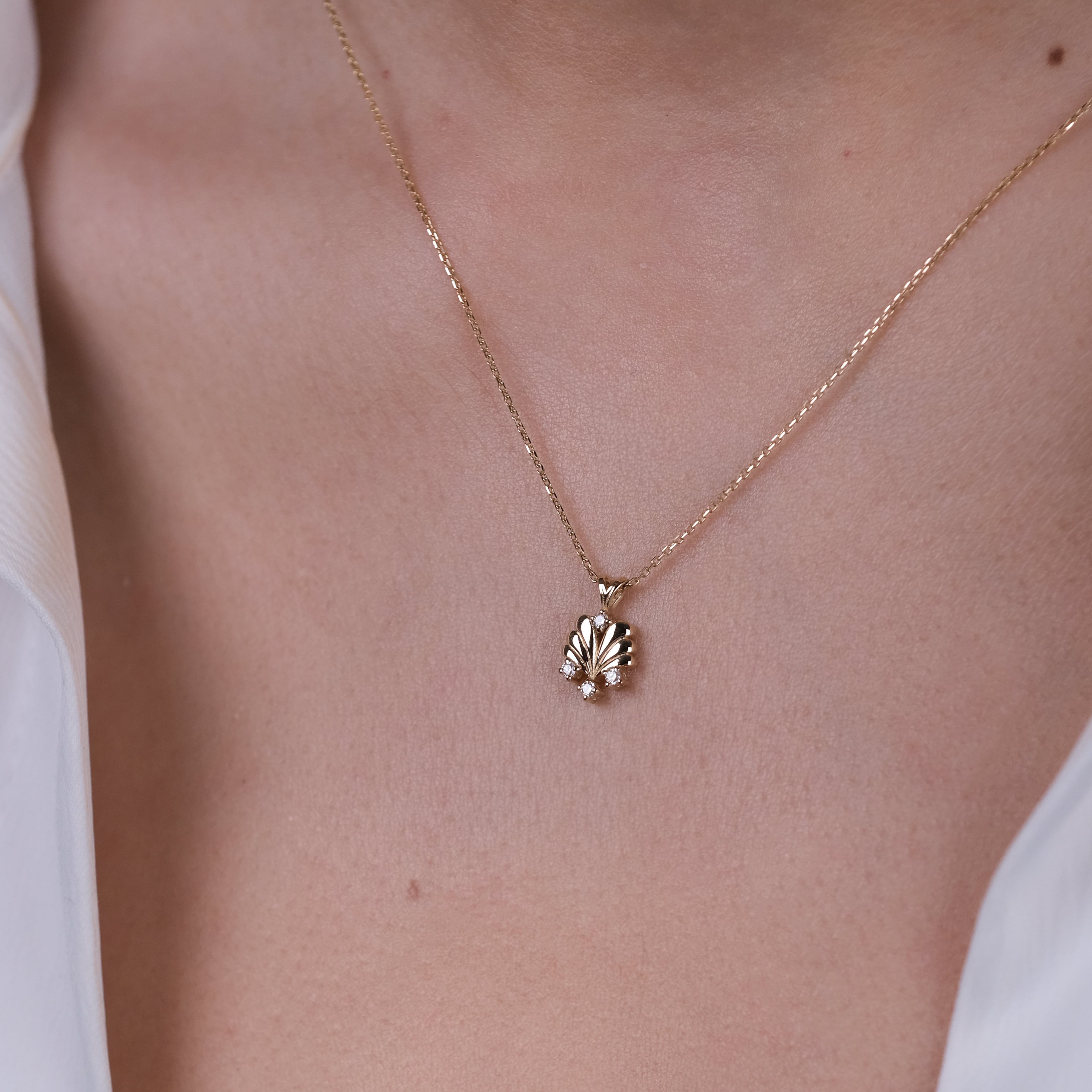 Livia Crest - 14 Ayar Pırlantalı Kolye