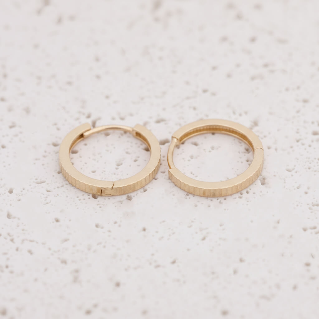 Çizgili Form 14 Ayar Altın Küpe