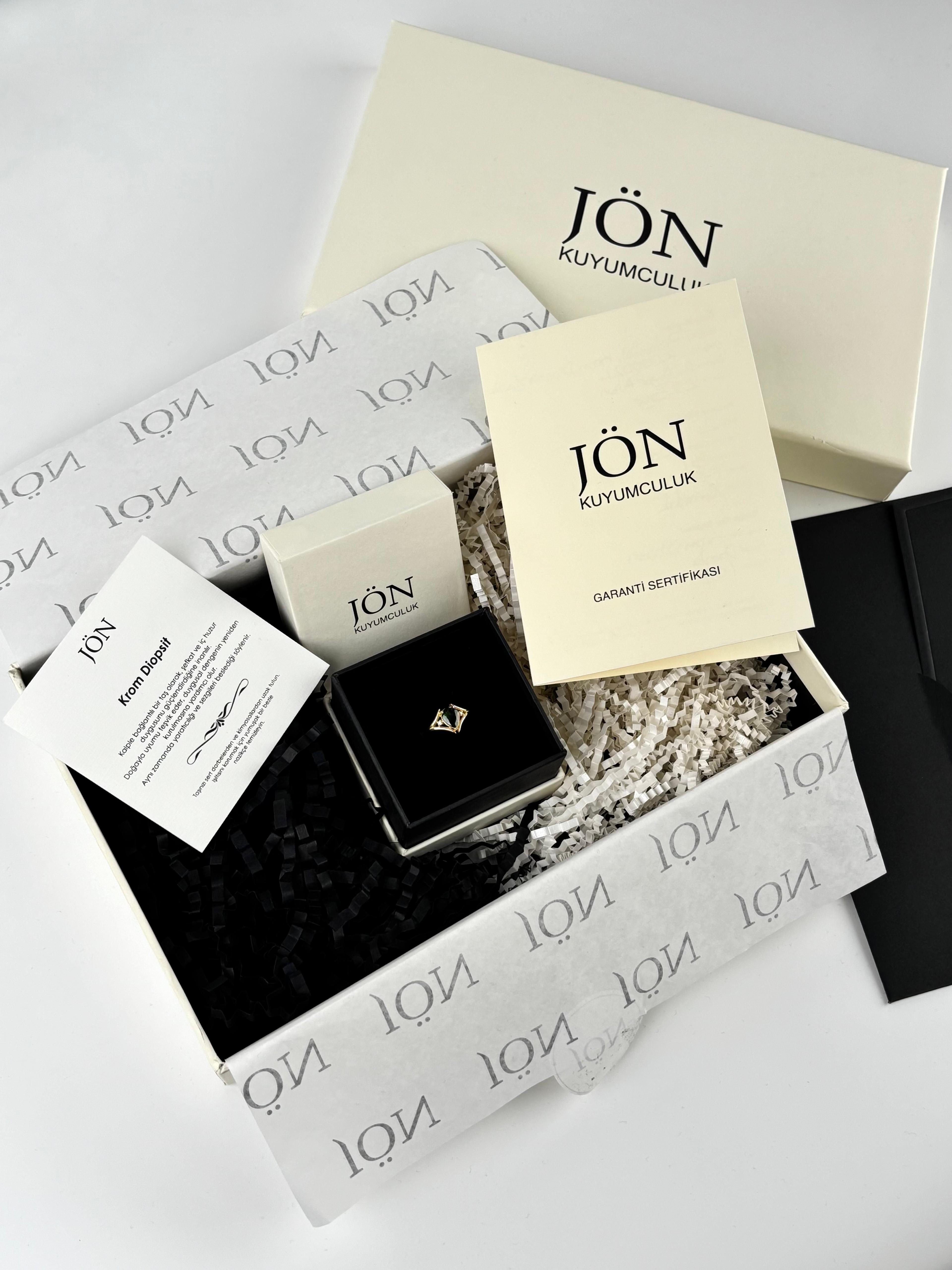 Arin | Minimal Safir Taşlı Dokulu Yüzük