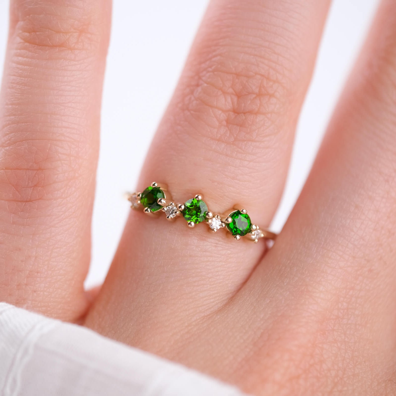 Minimal Krom Diopsit ve Pırlanta Taşlı Yüzük