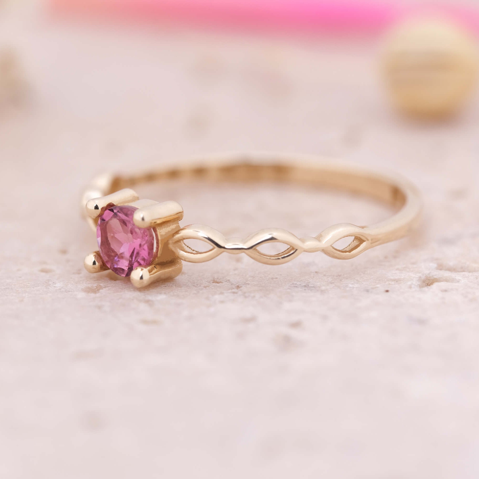 Minimal Turmalin ve Altın Yüzük