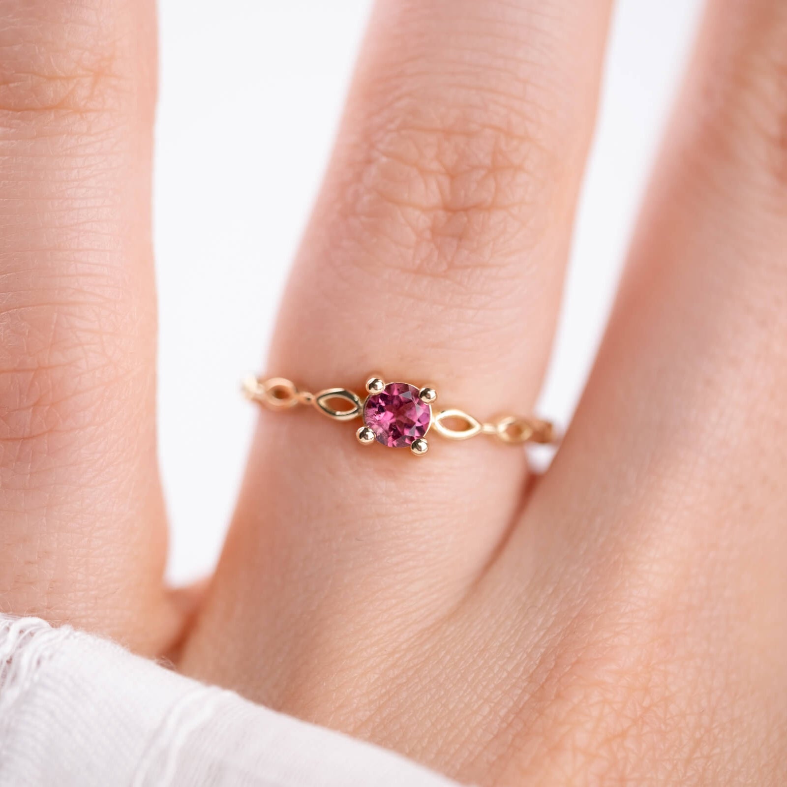 Minimal Turmalin ve Altın Yüzük