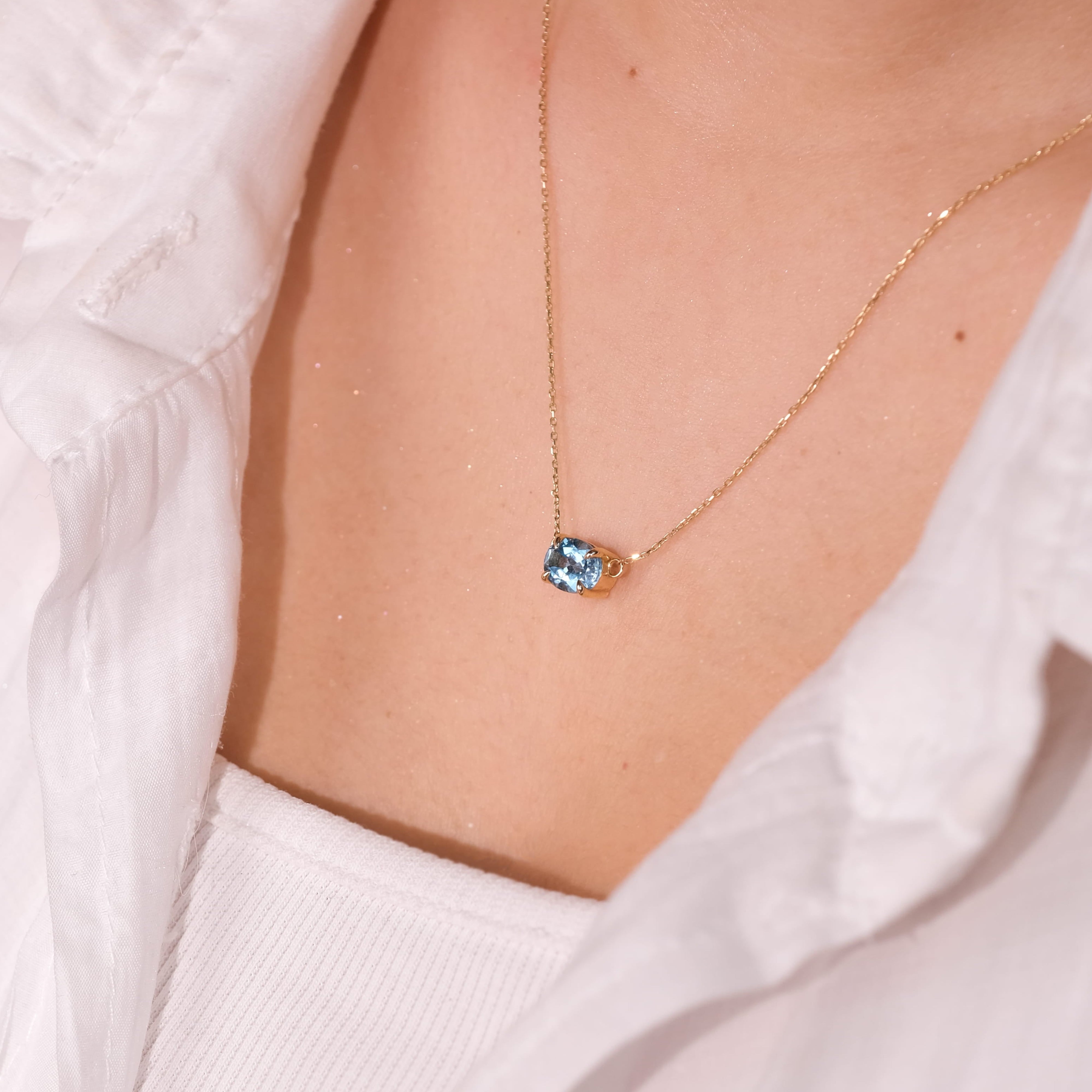 Swiss Blue Topaz Doğal Taşlı Kolye