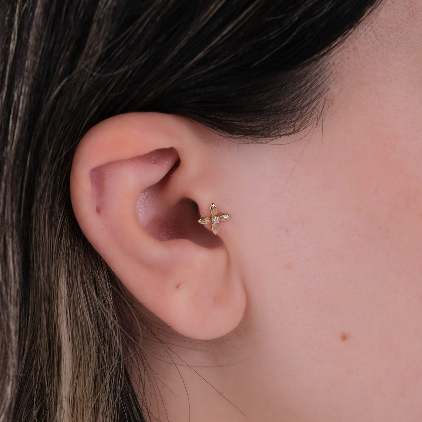 Çiçek Piercing - 14 Ayar Altın Pırlanta