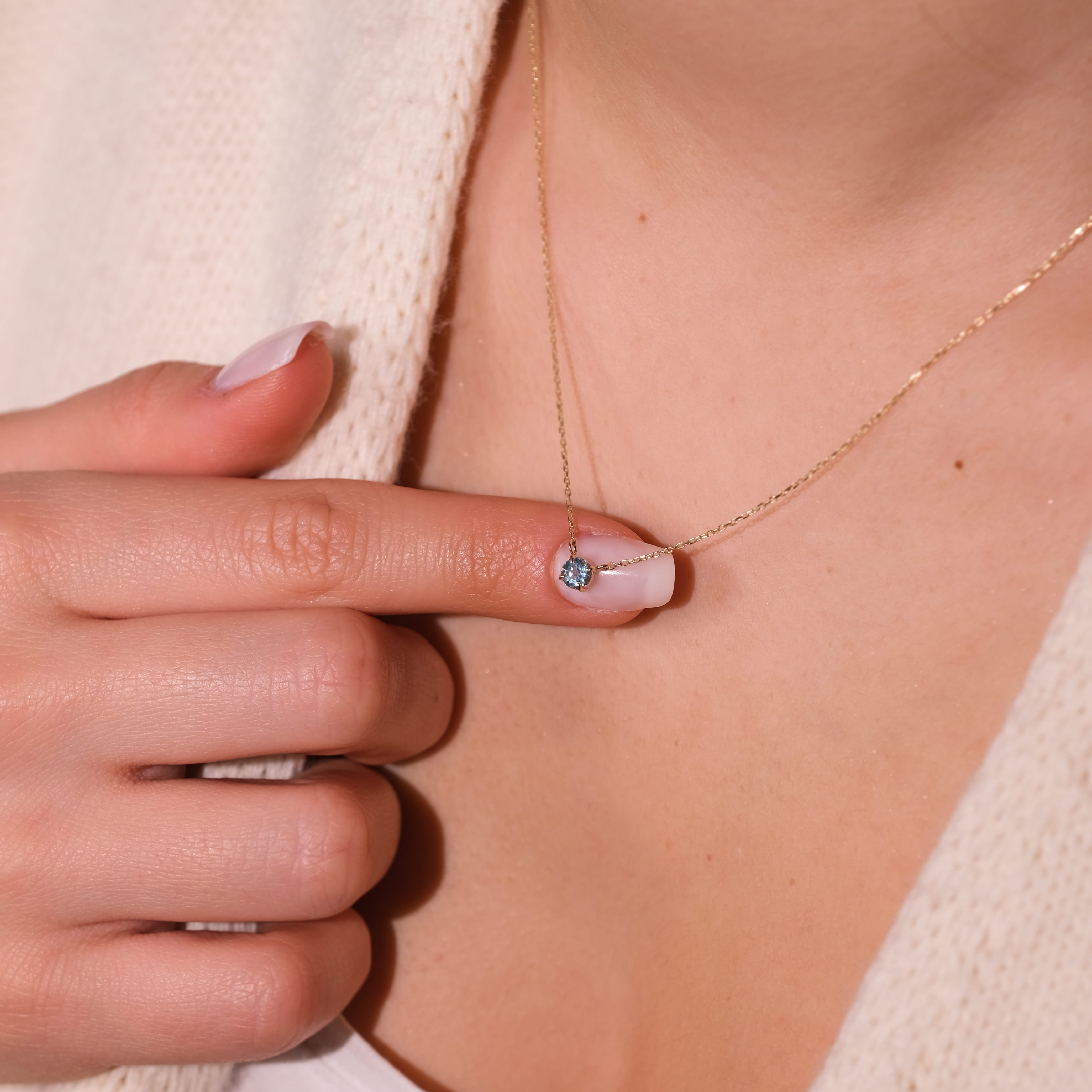 Swiss Blue Topaz Taşlı 14 Ayar Altın Minimal Kolye