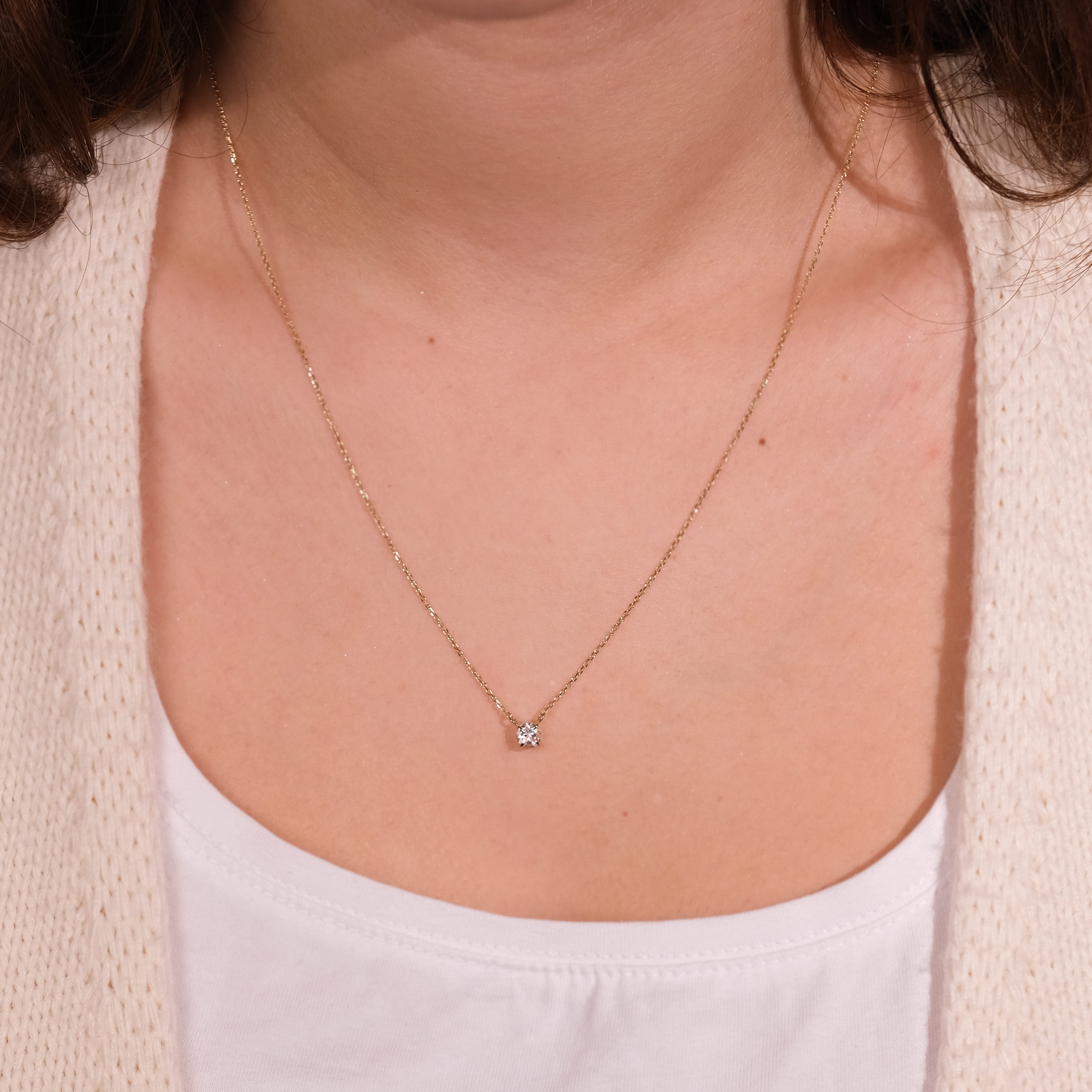 Beyaz Topaz Taşlı 14 Ayar Altın Minimal Kolye