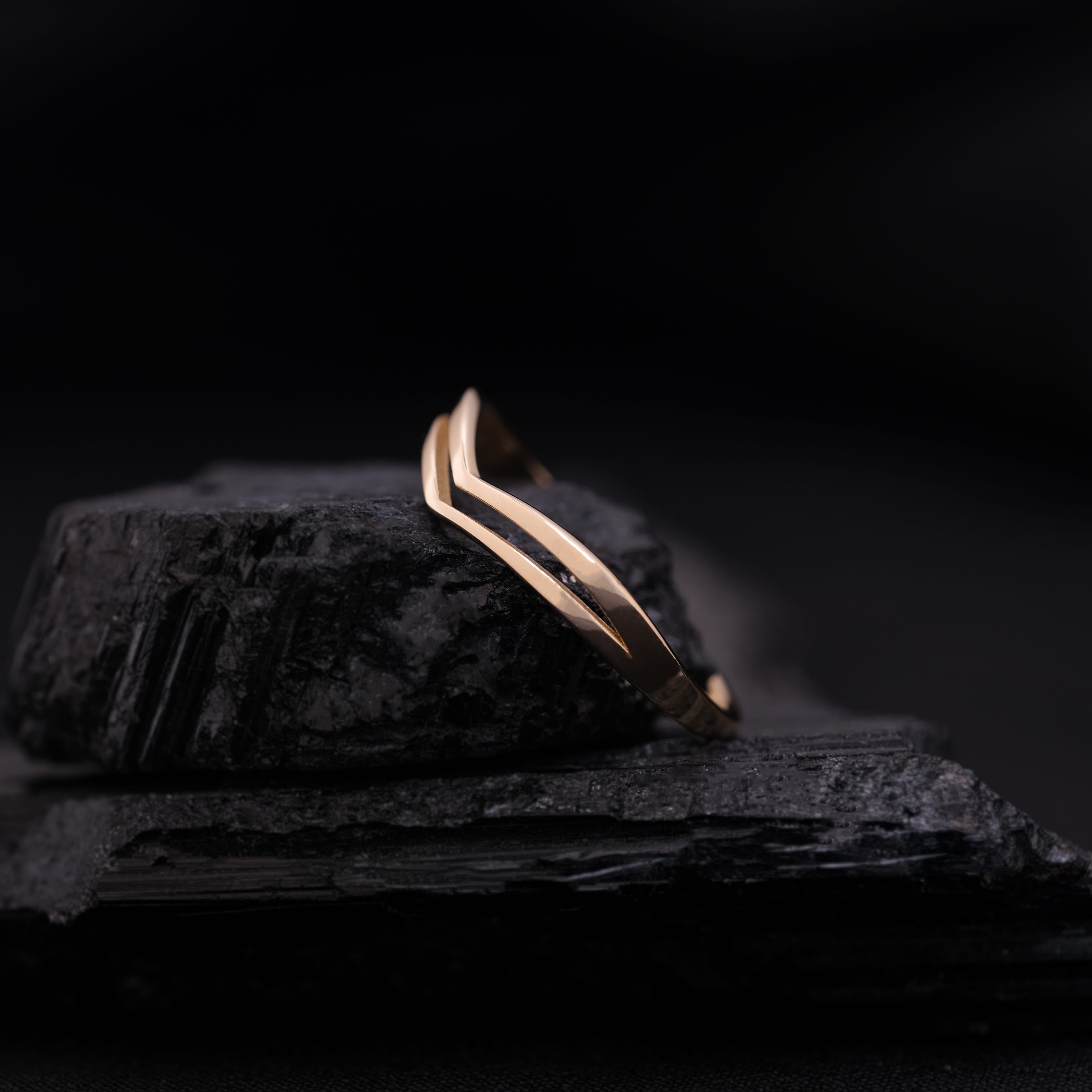 V Form Minimal Altın Yüzük