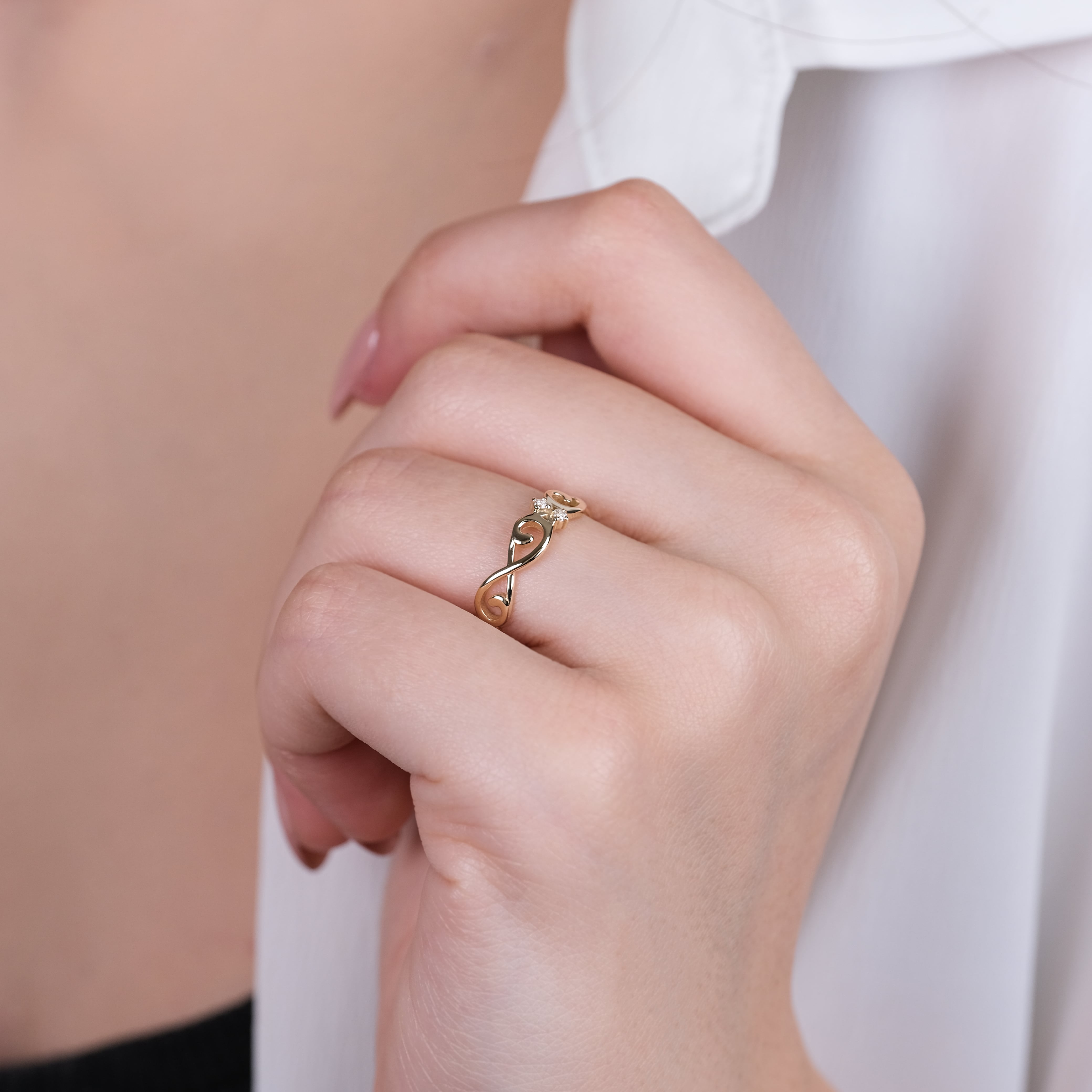 Lia - 14 Ayar Pırlantalı Altın Yüzük