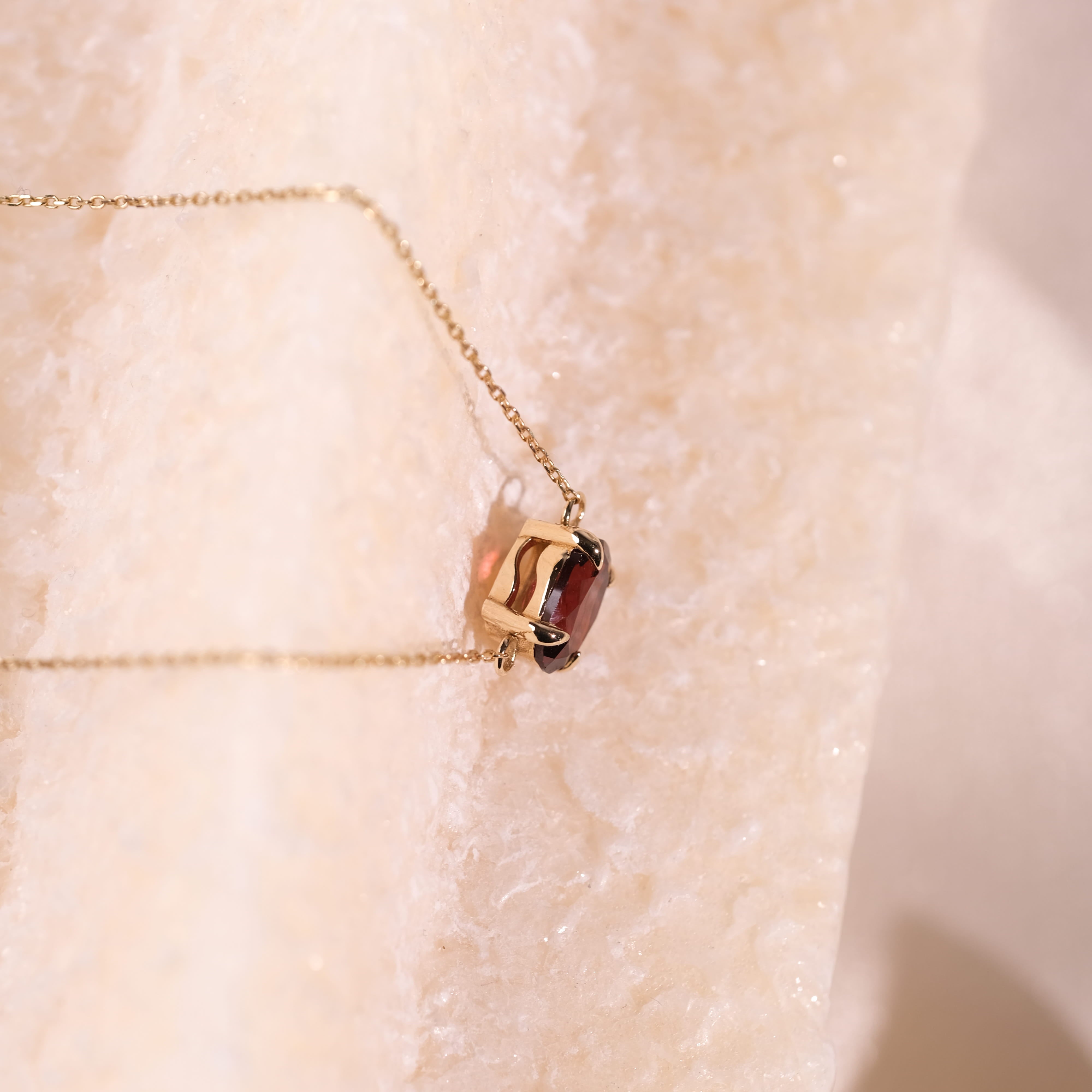 Garnet Doğal Taşlı Kolye