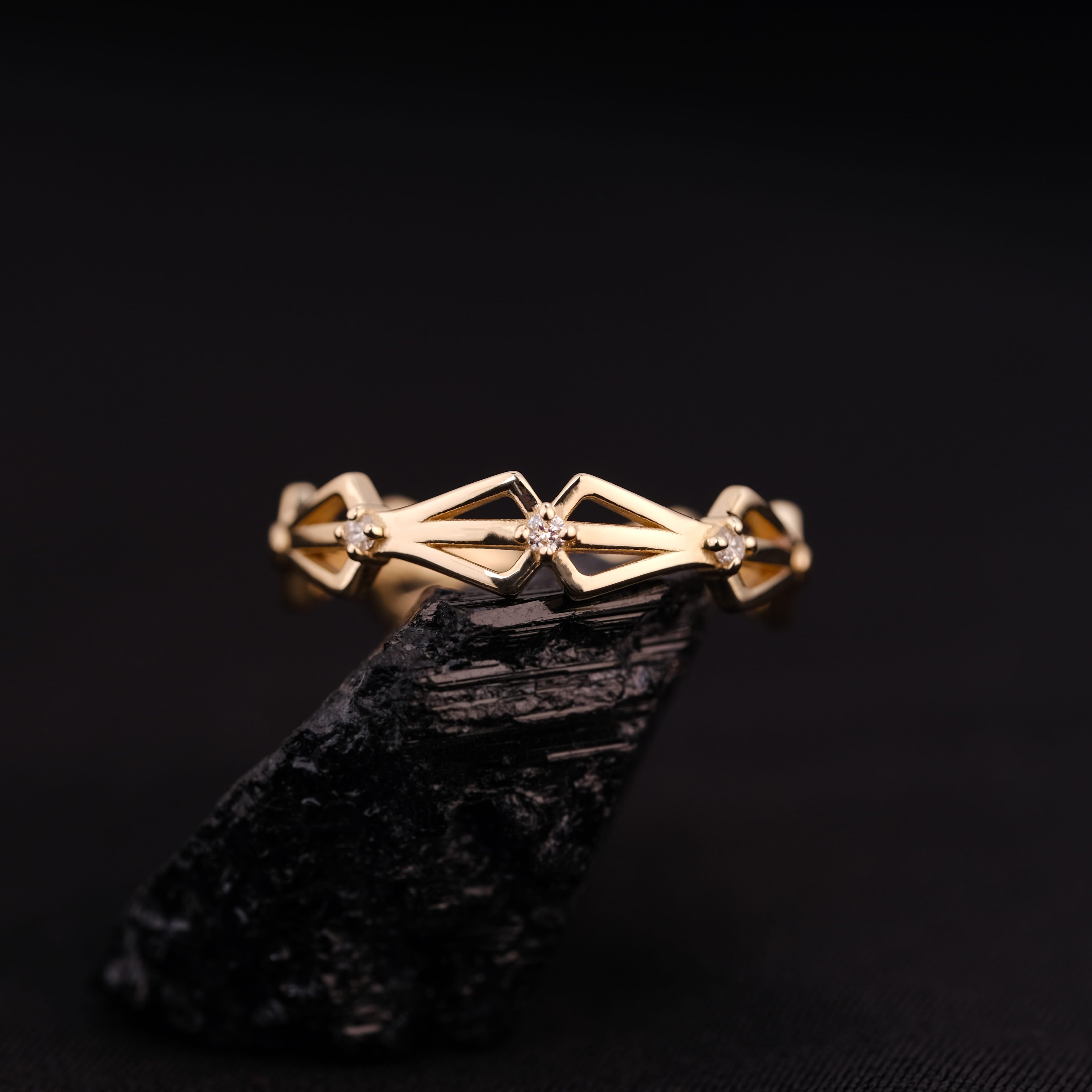 Sirius Peak – Pırlantalı 14 Ayar Altın Yüzük