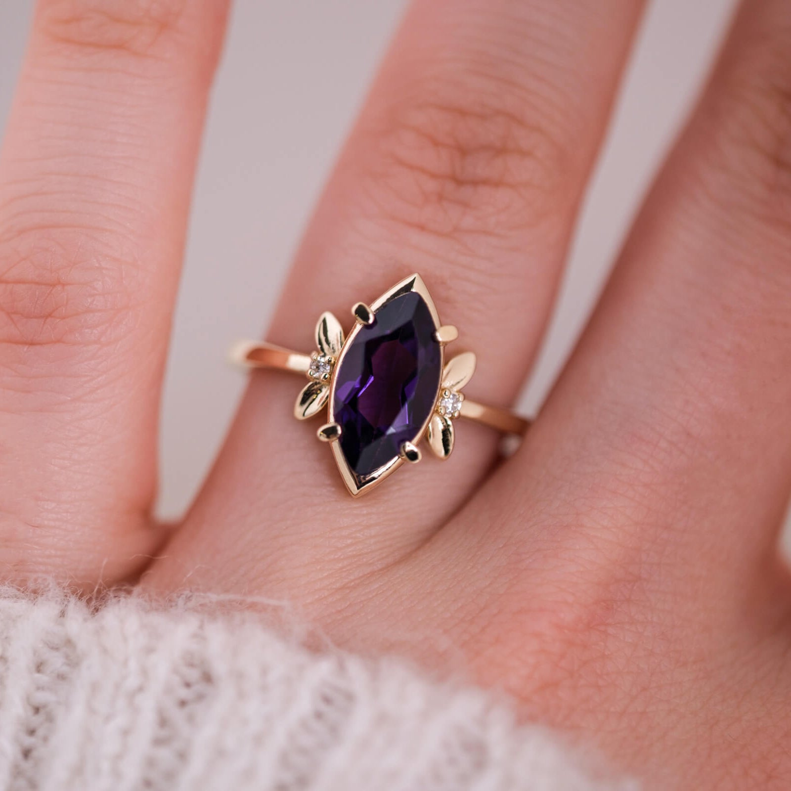 Serenya | Markiz Kesim Ametist ve Pırlantalı Yüzük