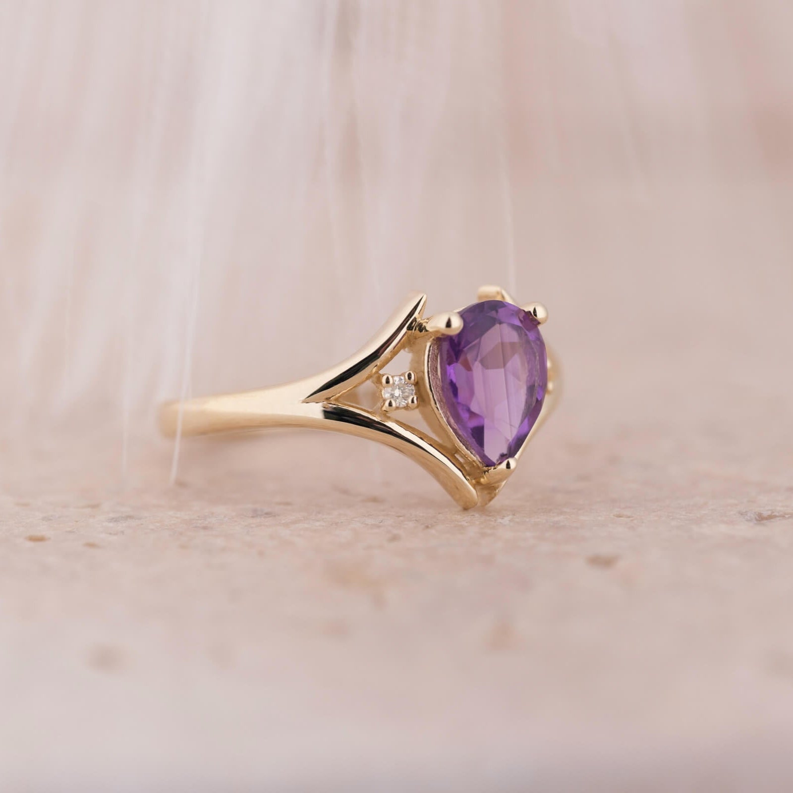 Lirien | Damla Kesim Ametist ve Pırlantalı Yüzük