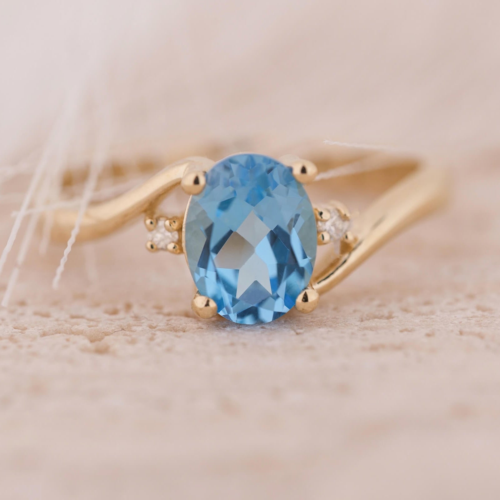 Elarwen | Swiss Blue Topaz ve Pırlantalı Yüzük