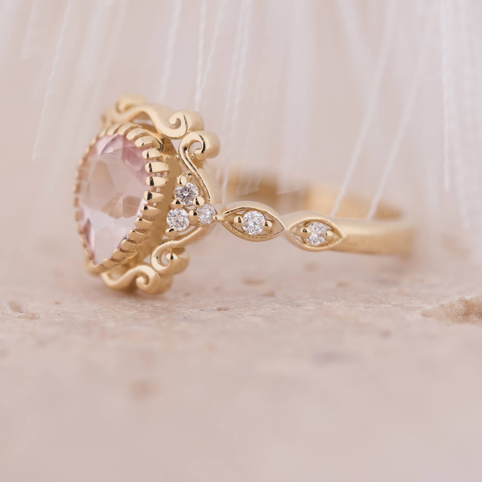 Arwen Vintage | Morganit ve Pırlanta Taşlı Yüzük