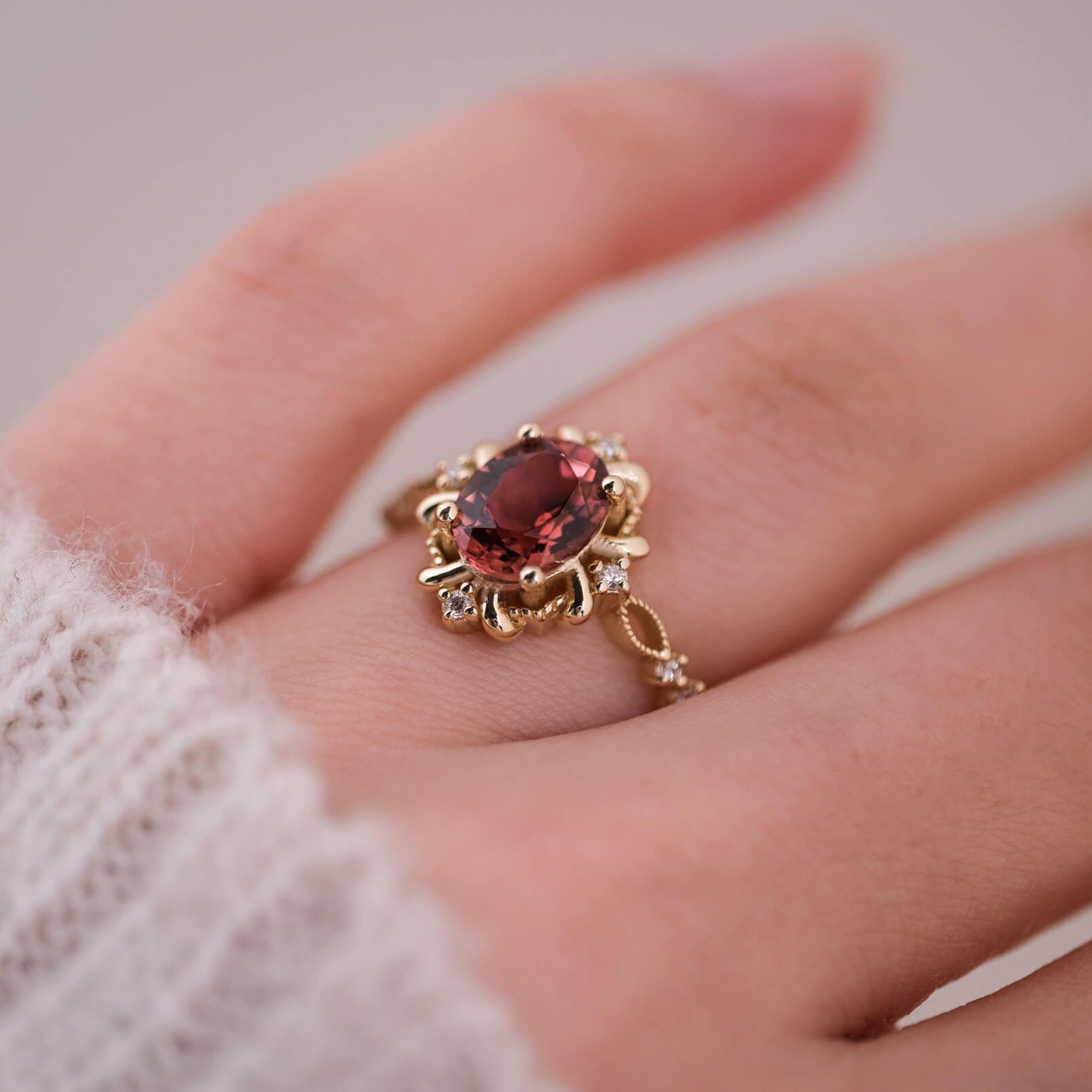 Calmirien | Oval Kesim Turmalin ve Pırlantalı Yüzük