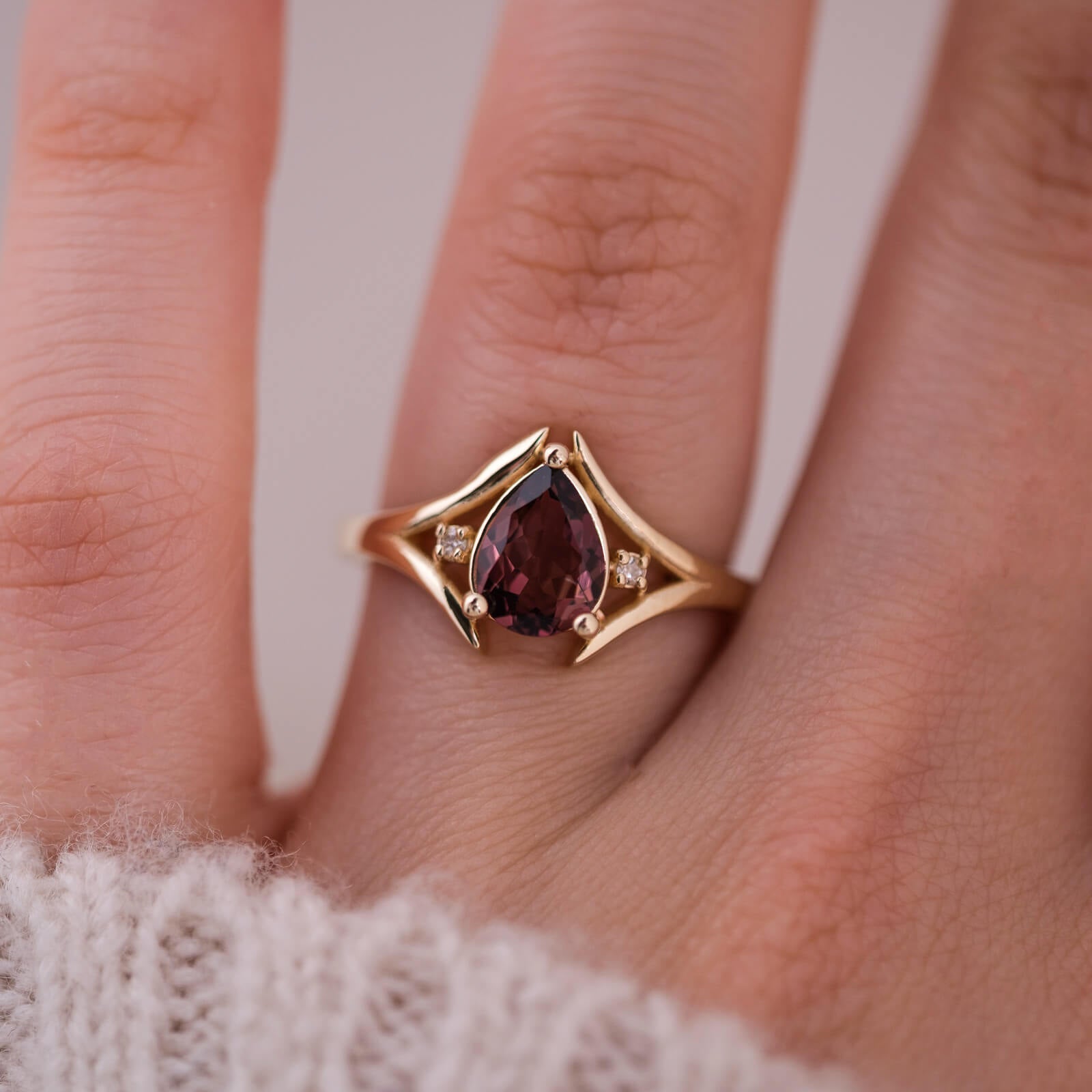 Lirien | Damla Kesim Turmalin ve Pırlantalı Yüzük