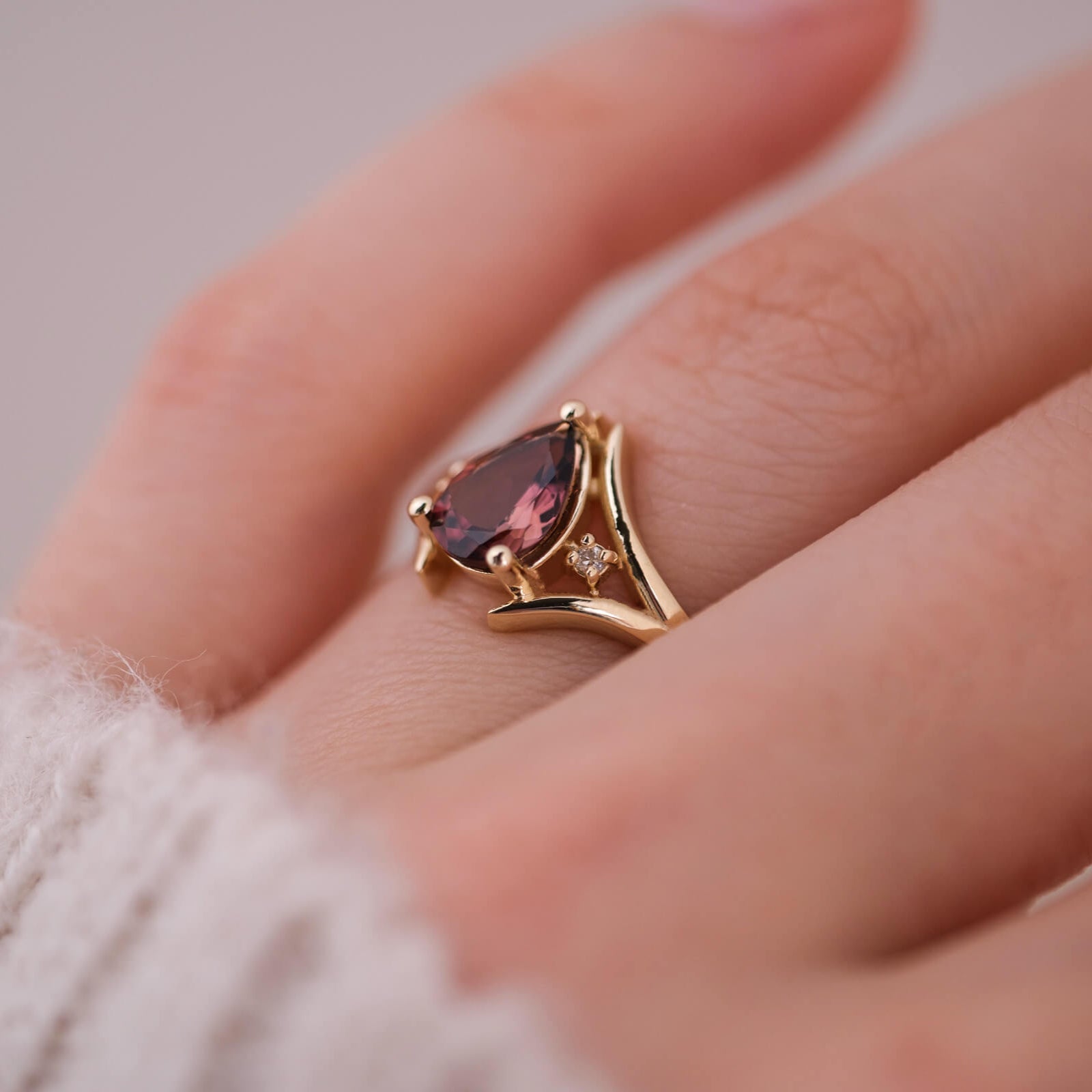 Lirien | Damla Kesim Turmalin ve Pırlantalı Yüzük