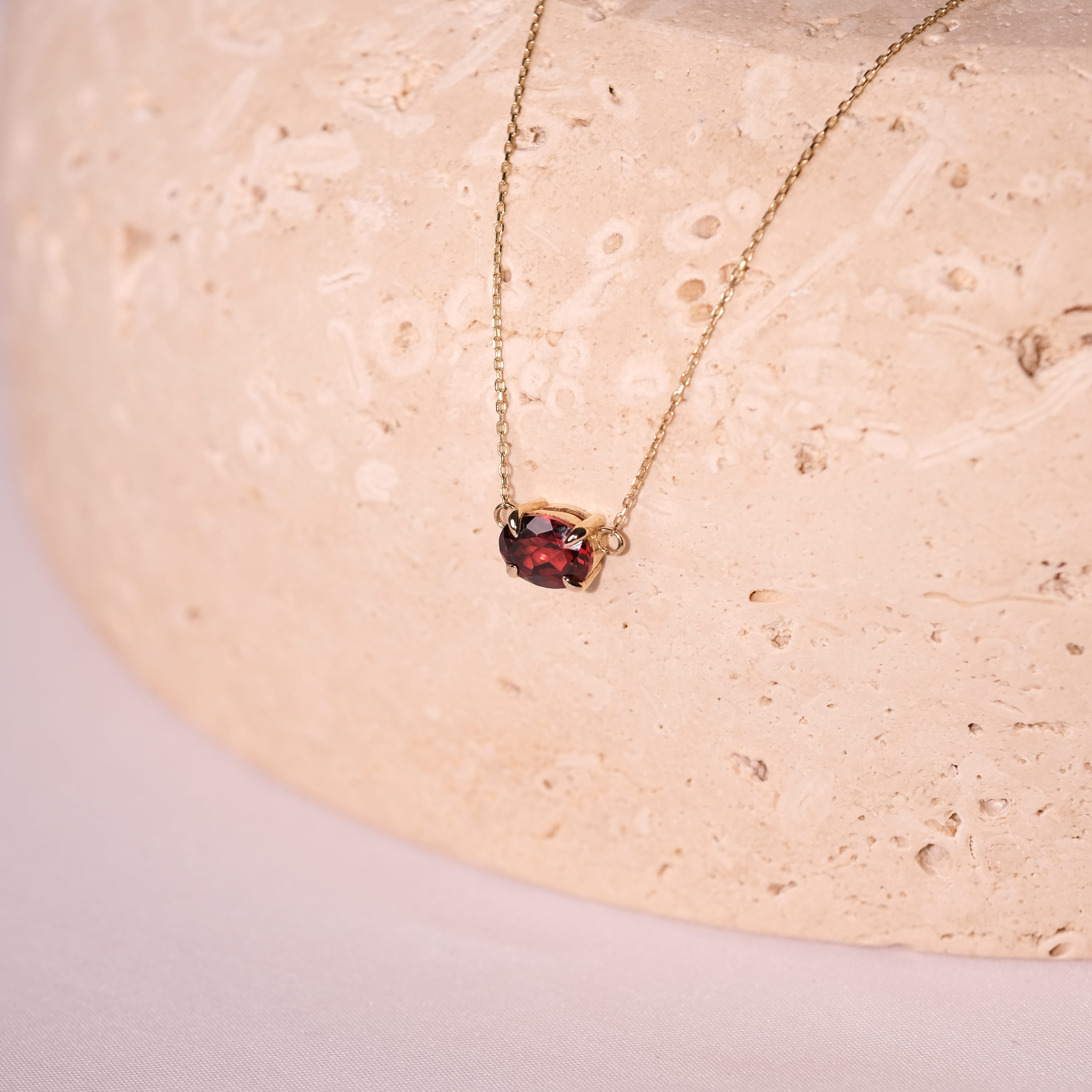 Garnet Doğal Taşlı Kolye