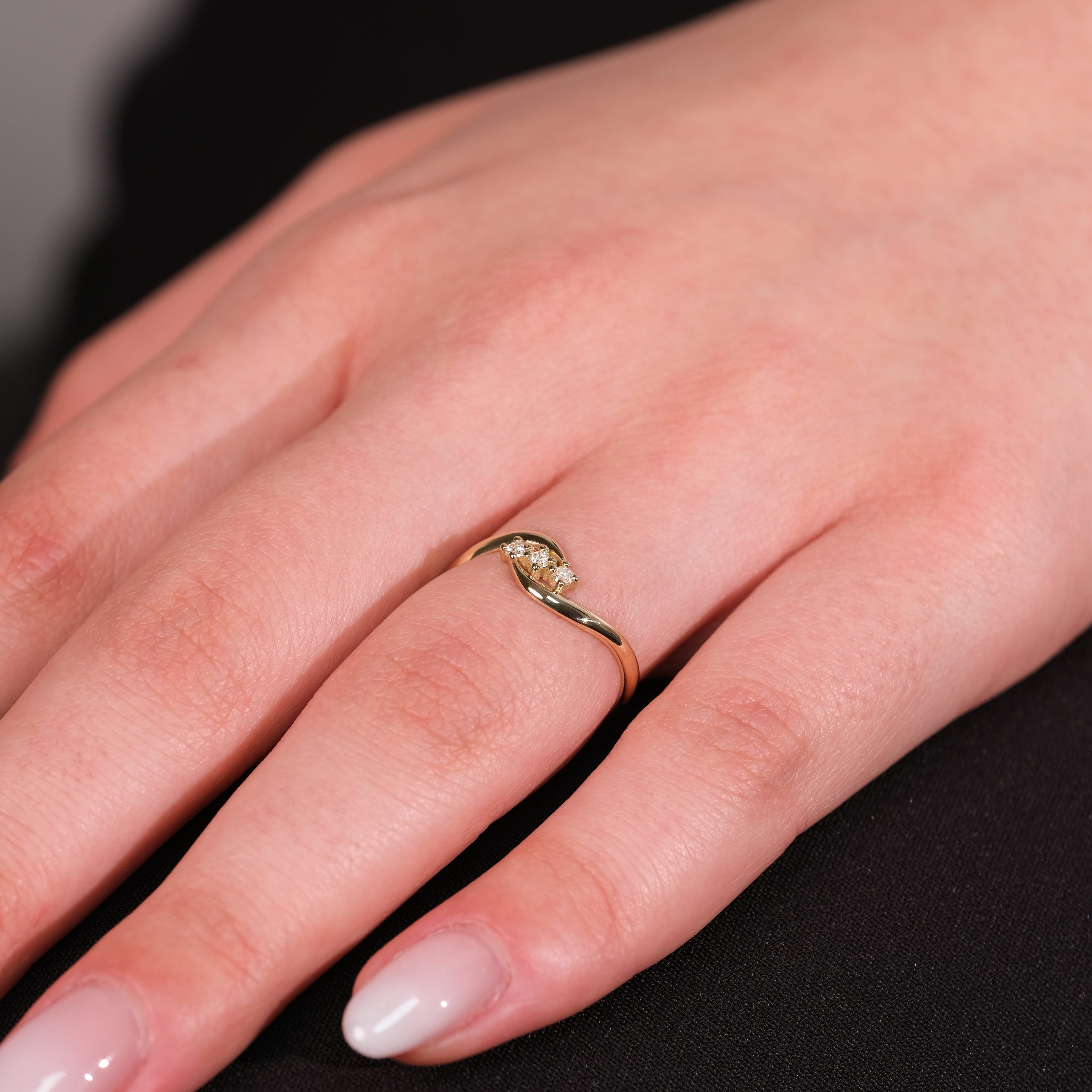 Liva - 14 Ayar Pırlantalı Altın Yüzük