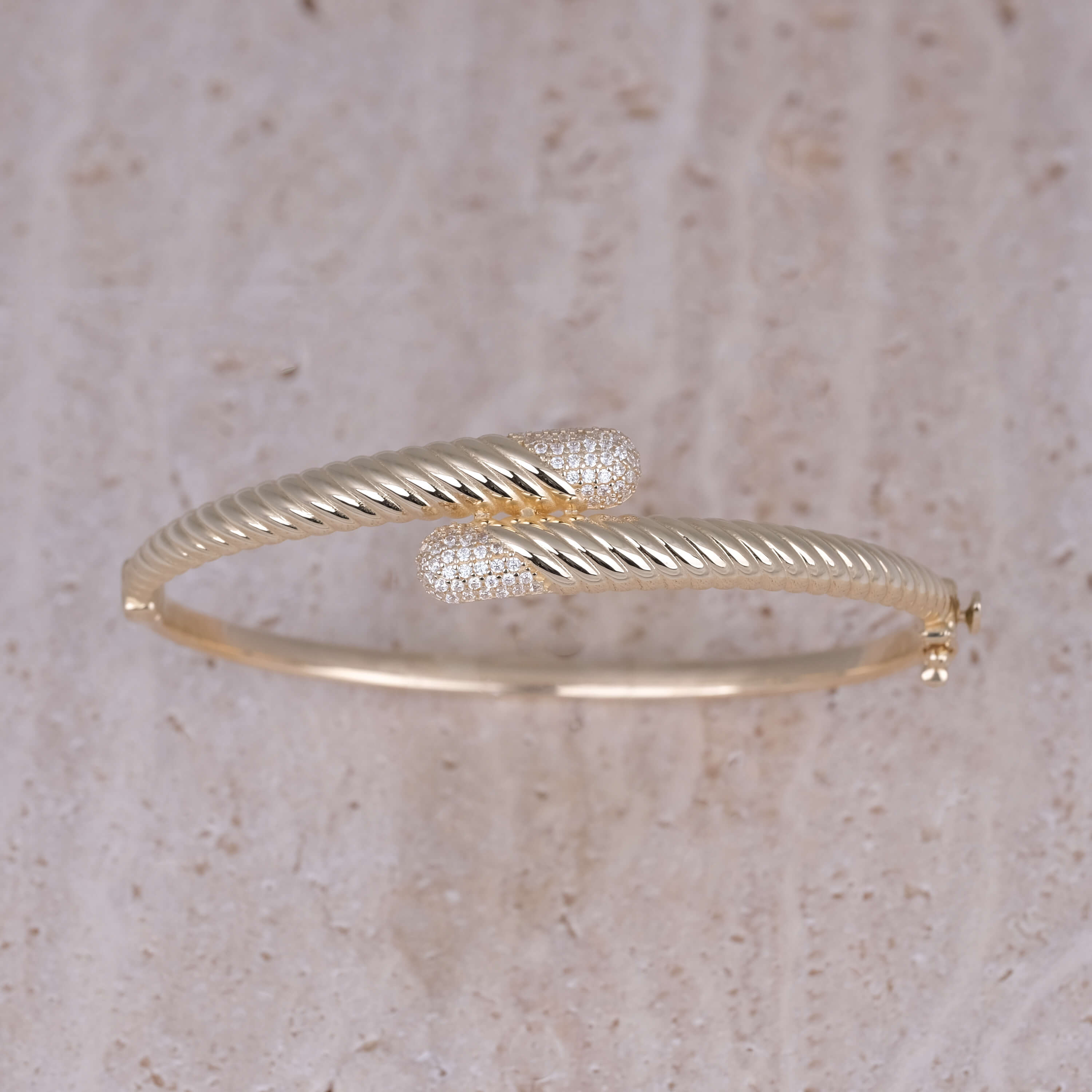 Işık Ucu 14 Ayar Altın Kelepçe