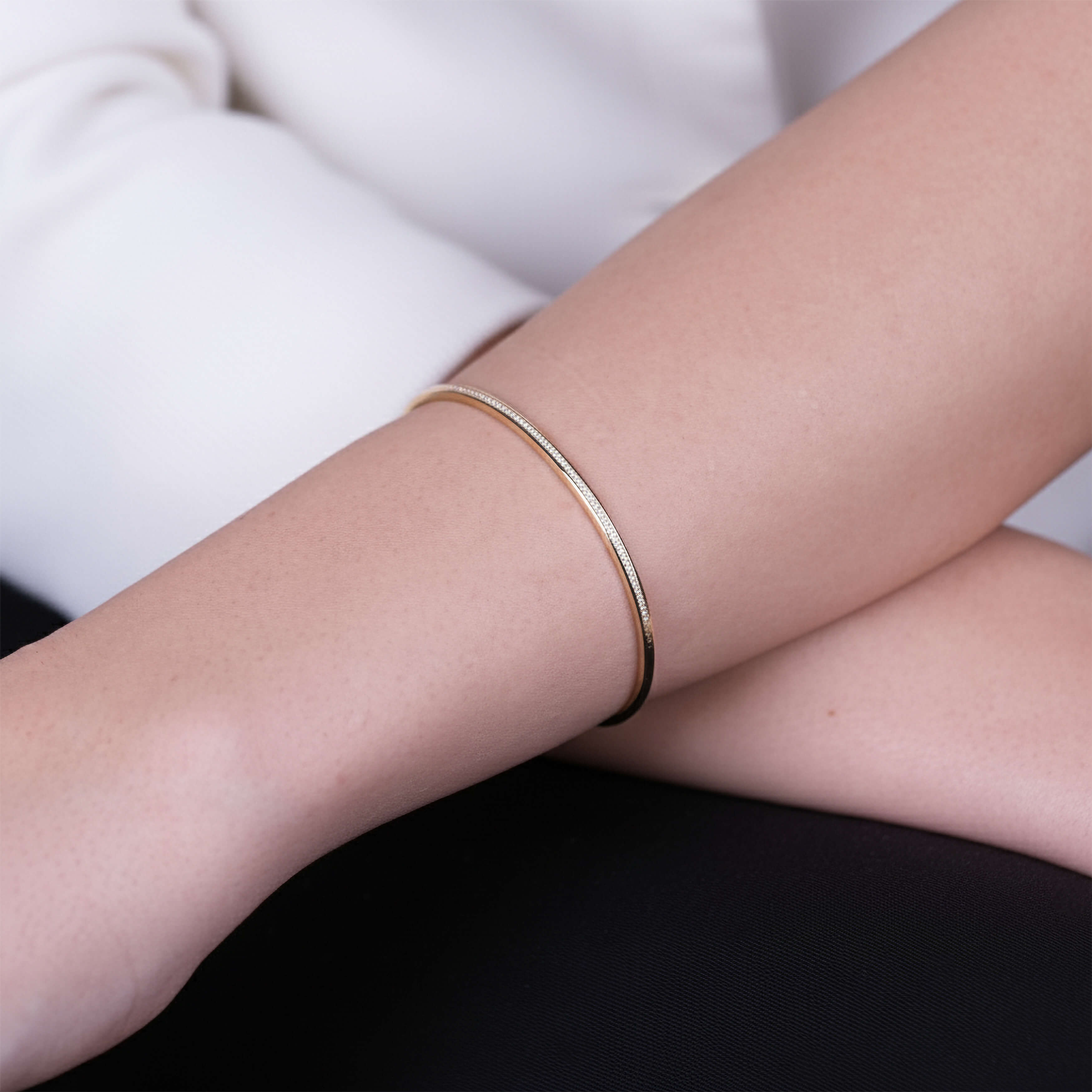 Taş Sıralı 14 Ayar Altın Kelepçe