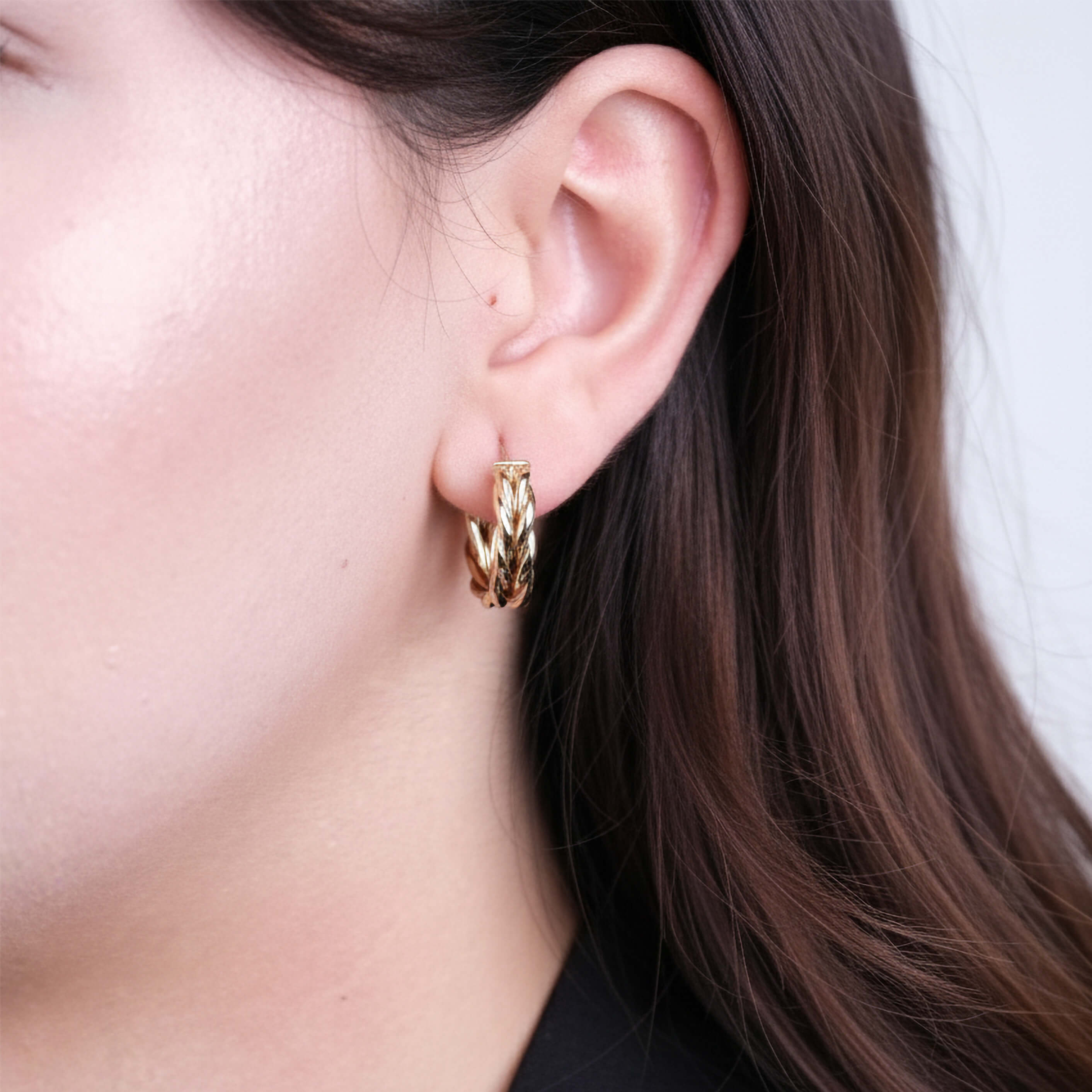 Twist Model 14 Ayar Altın Küpe