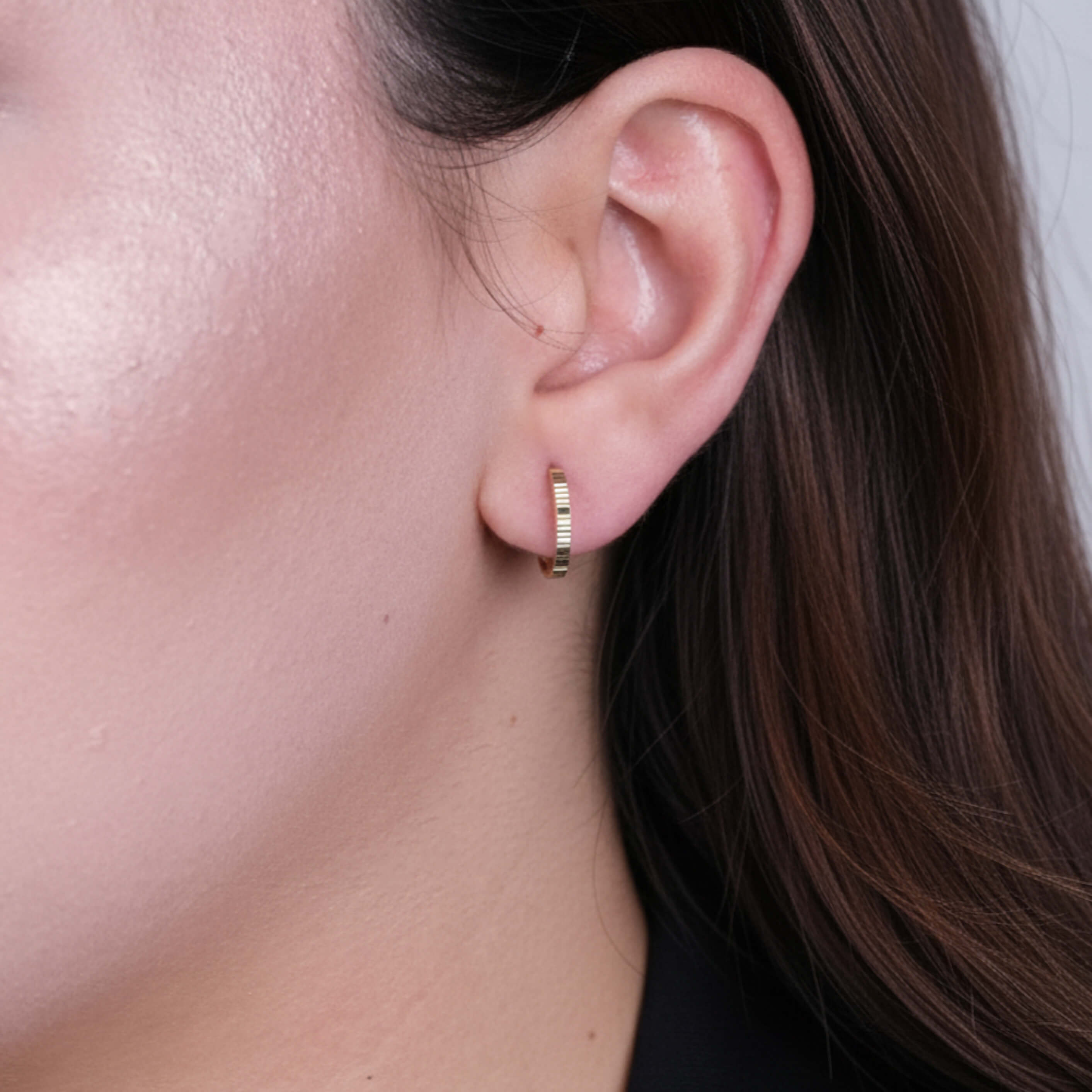 Çizgili Form 14 Ayar Altın Küpe