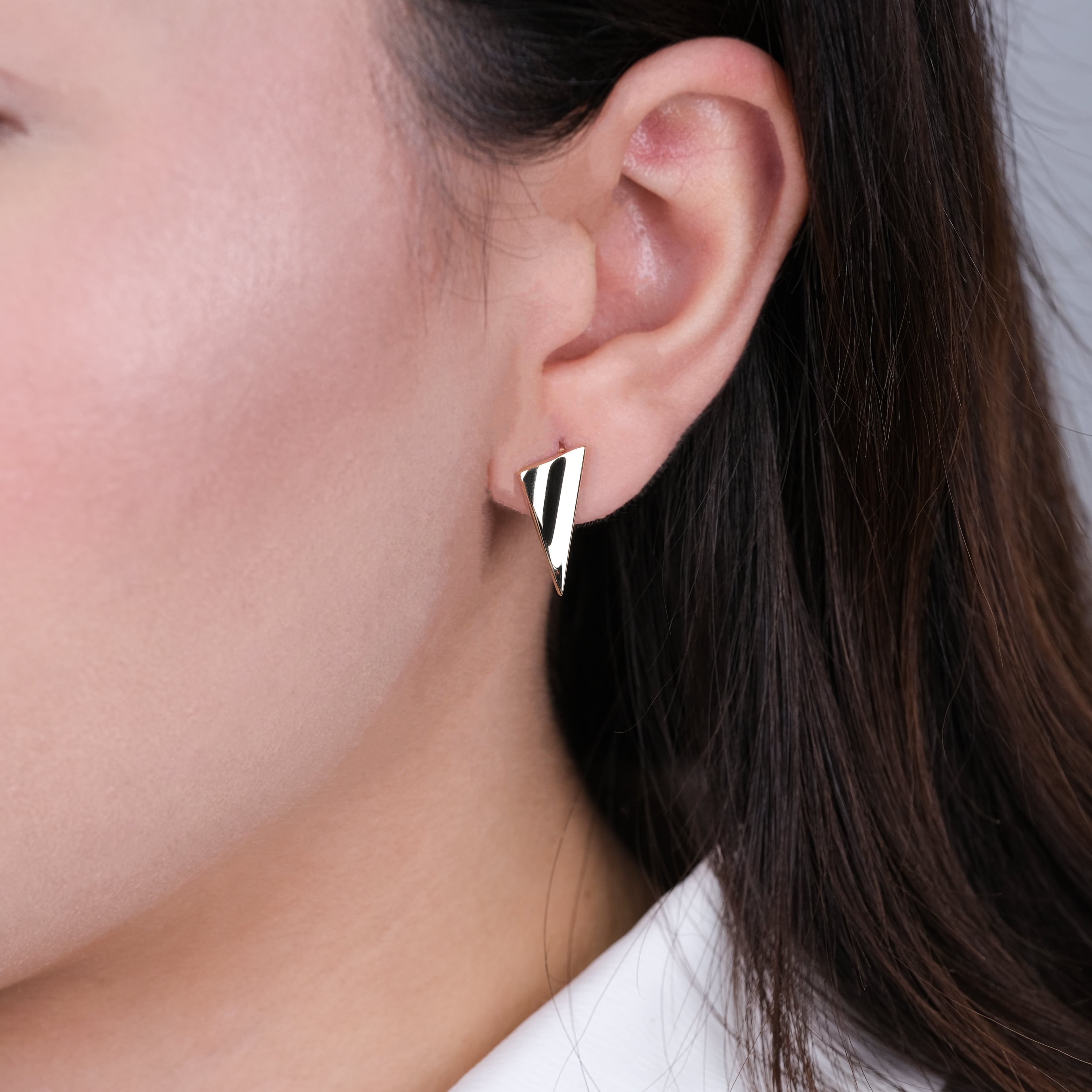 Üçgen Form 14 Ayar Altın Küpe