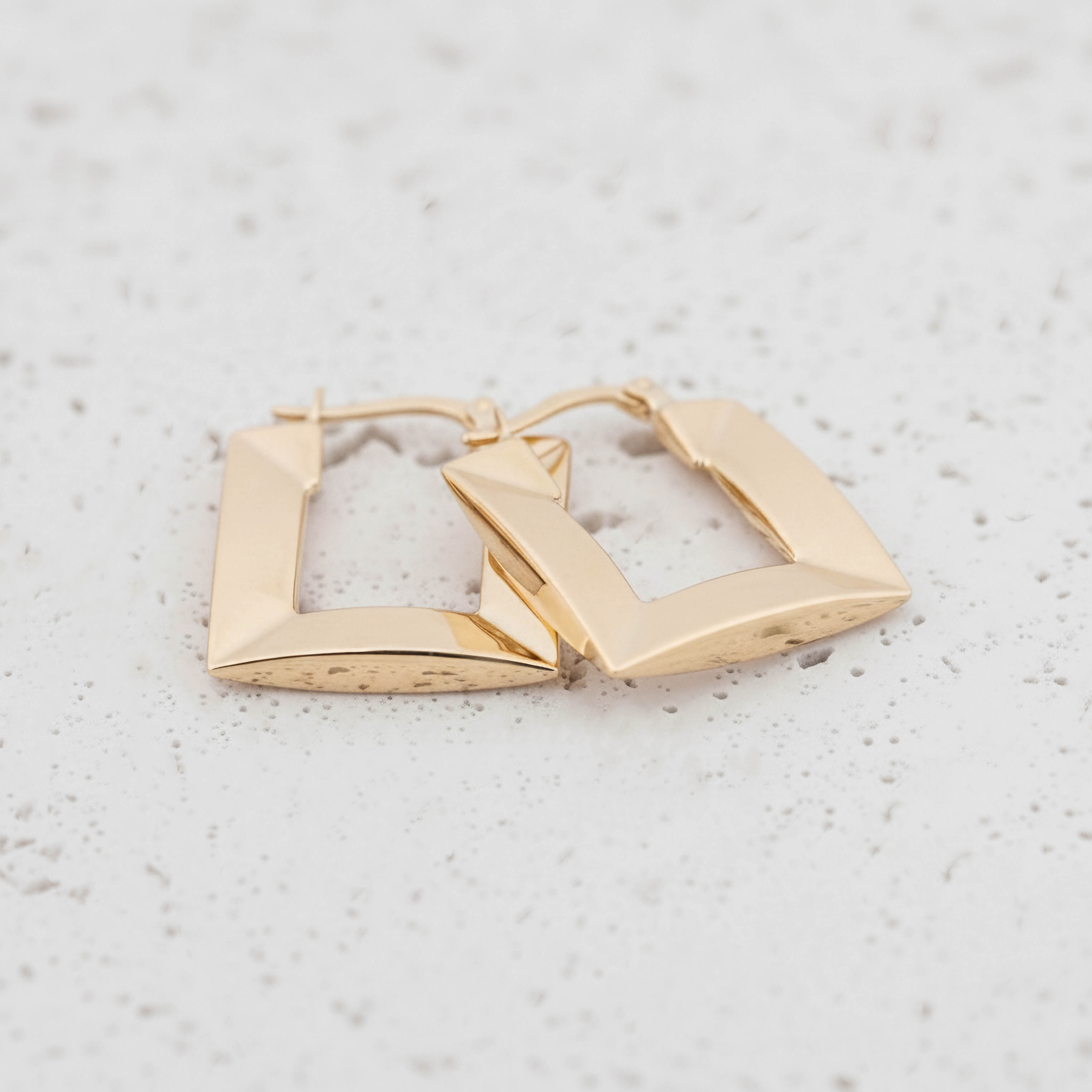 Geometrik Model 14 Ayar Altın Küpe