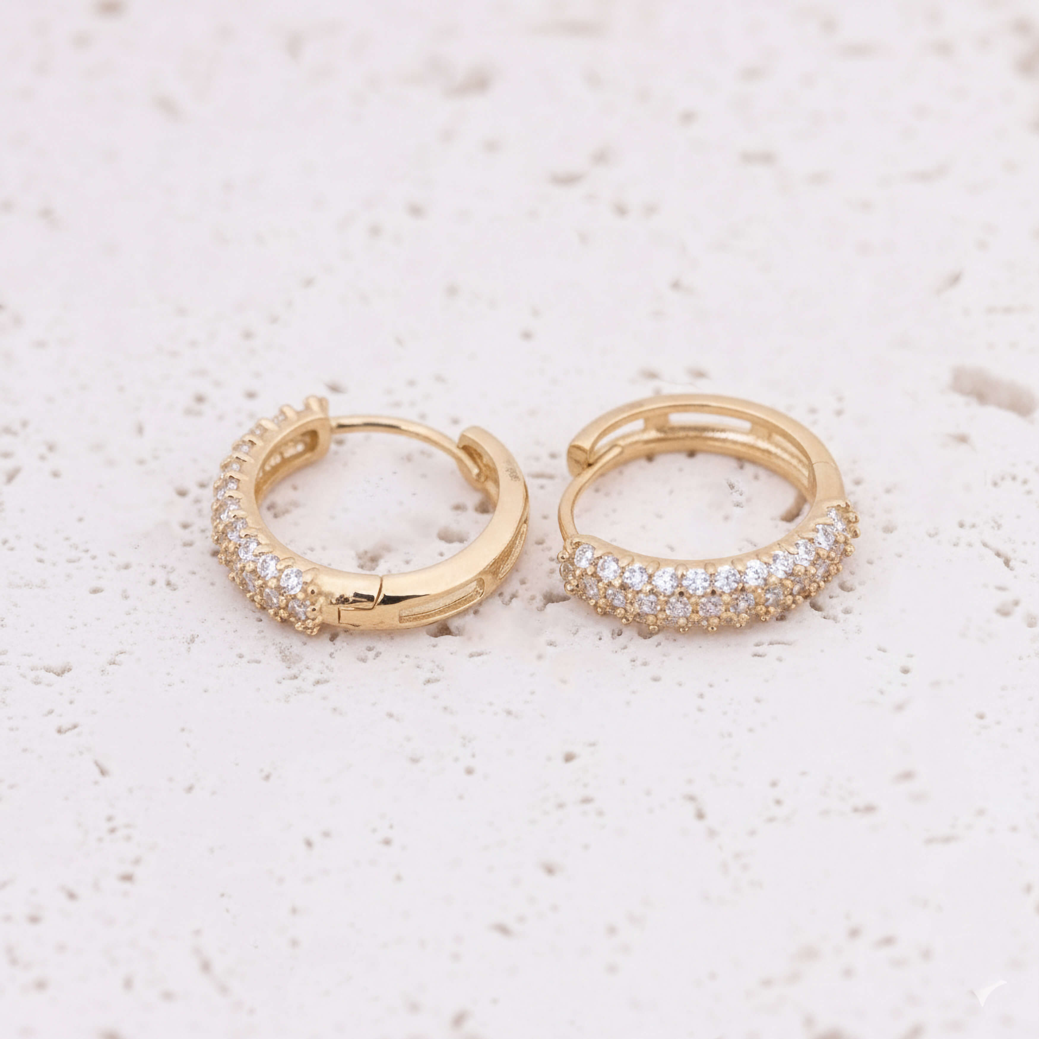 Taş Sıra 14 Ayar Altın Küpe