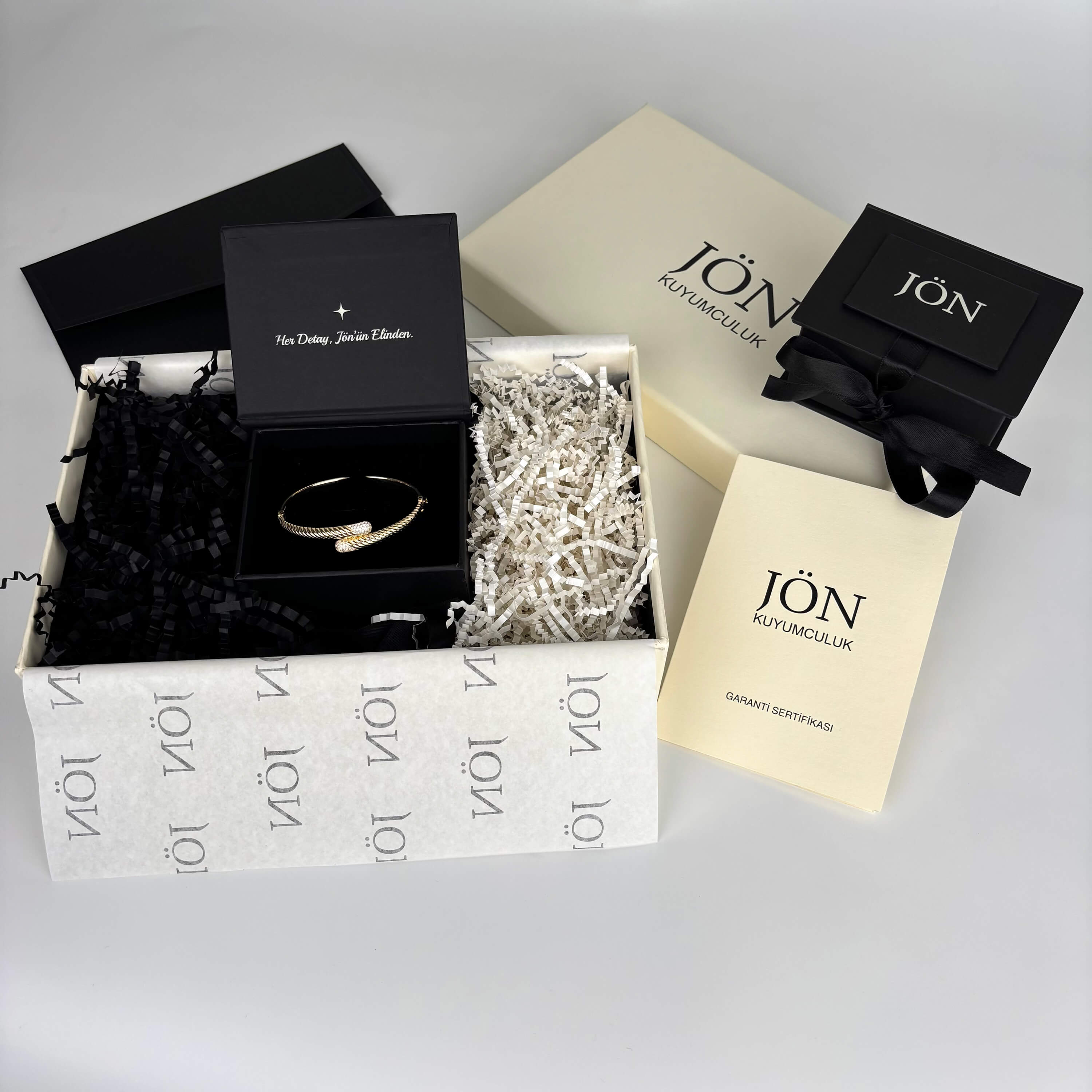 V Form 14 Ayar Altın Küpe