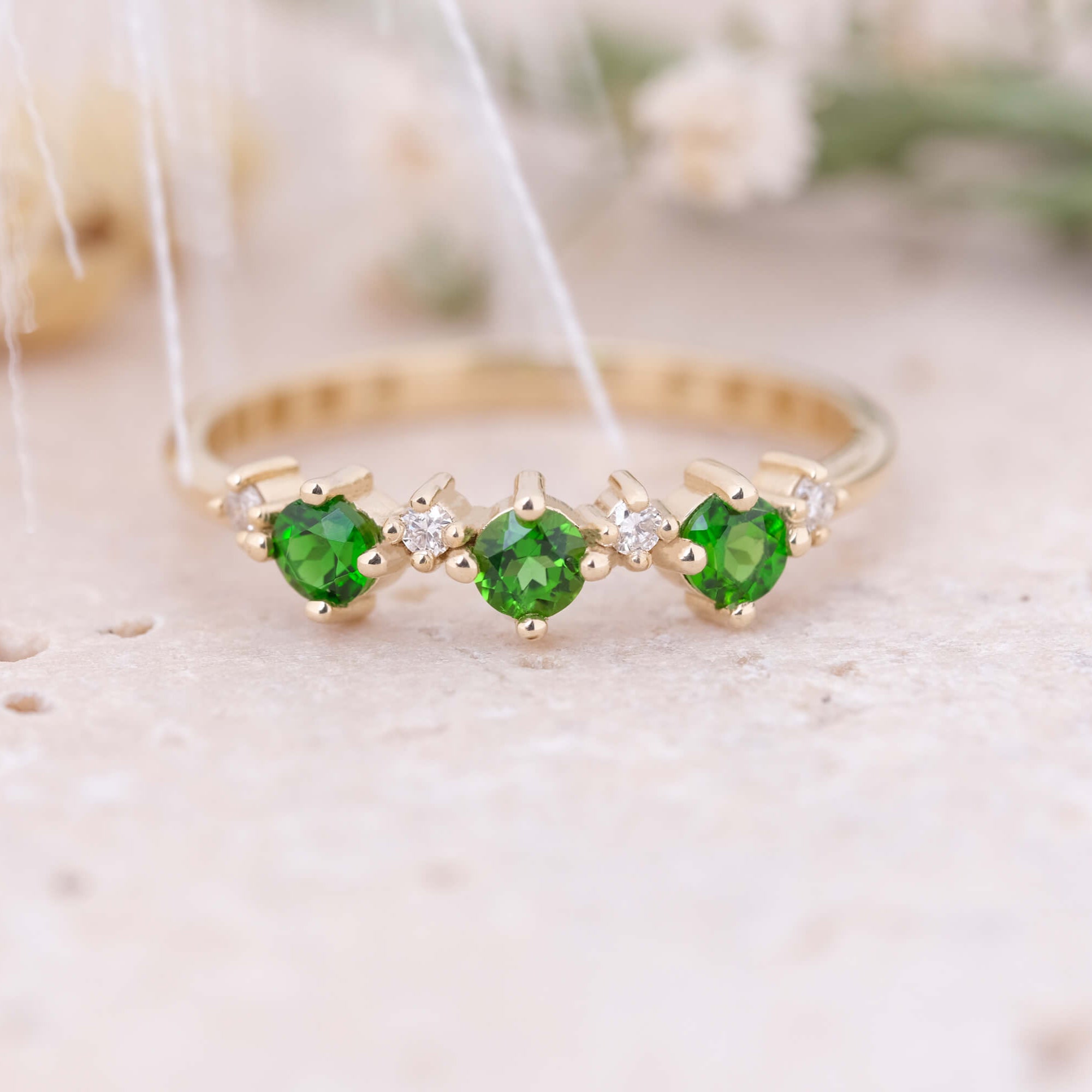 Minimal Krom Diopsit ve Pırlanta Taşlı Yüzük