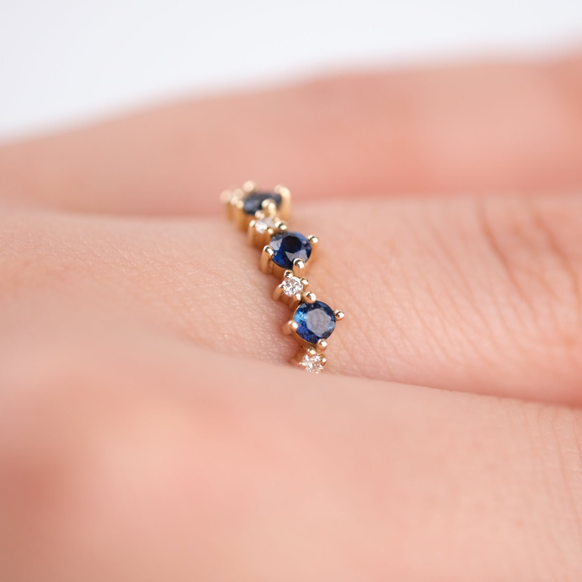 Minimal Safir ve Pırlanta Taşlı Yüzük